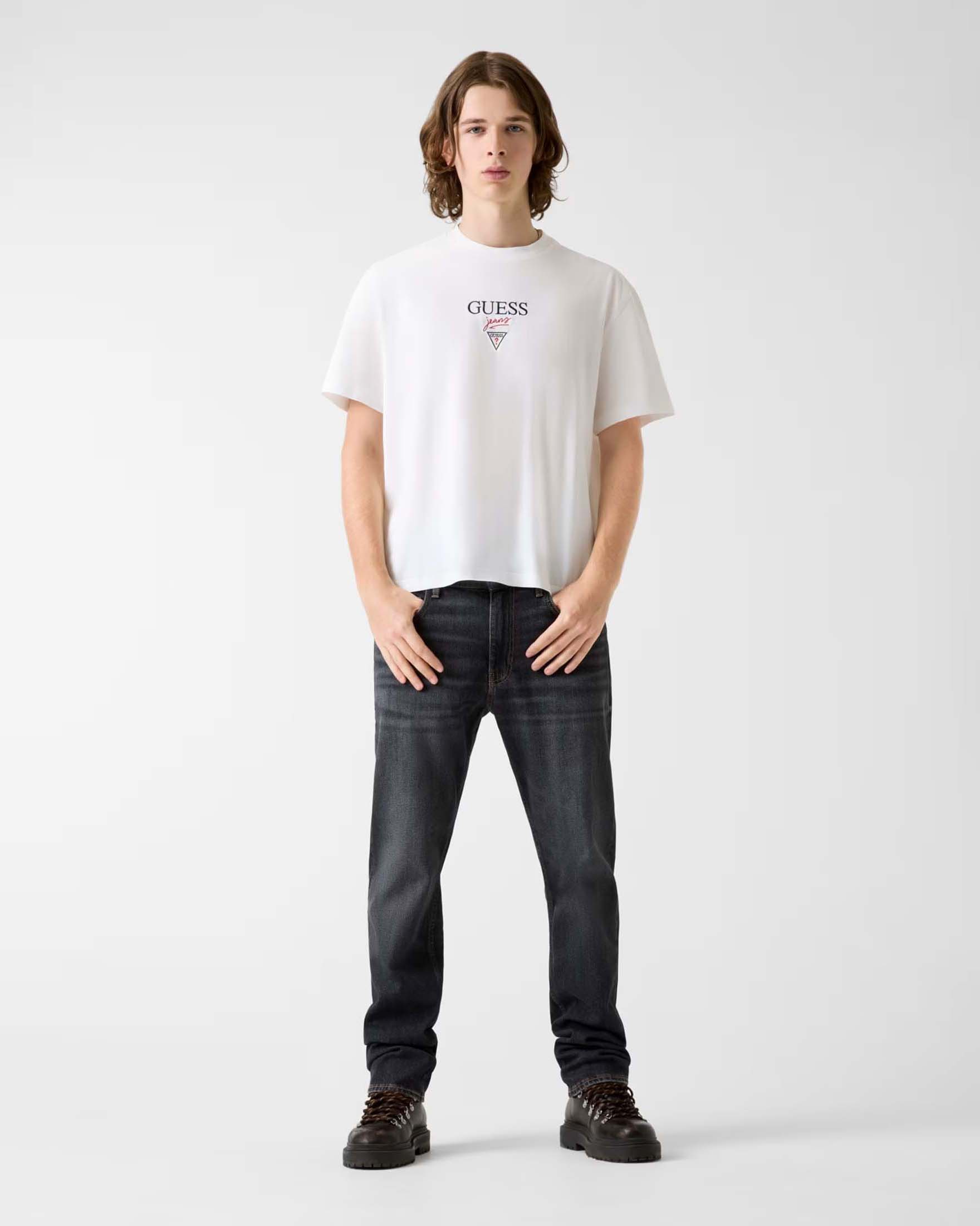 T-shirt Guess Jeans relaxed-fit bianca in cotone con logo ricamato sul davanti