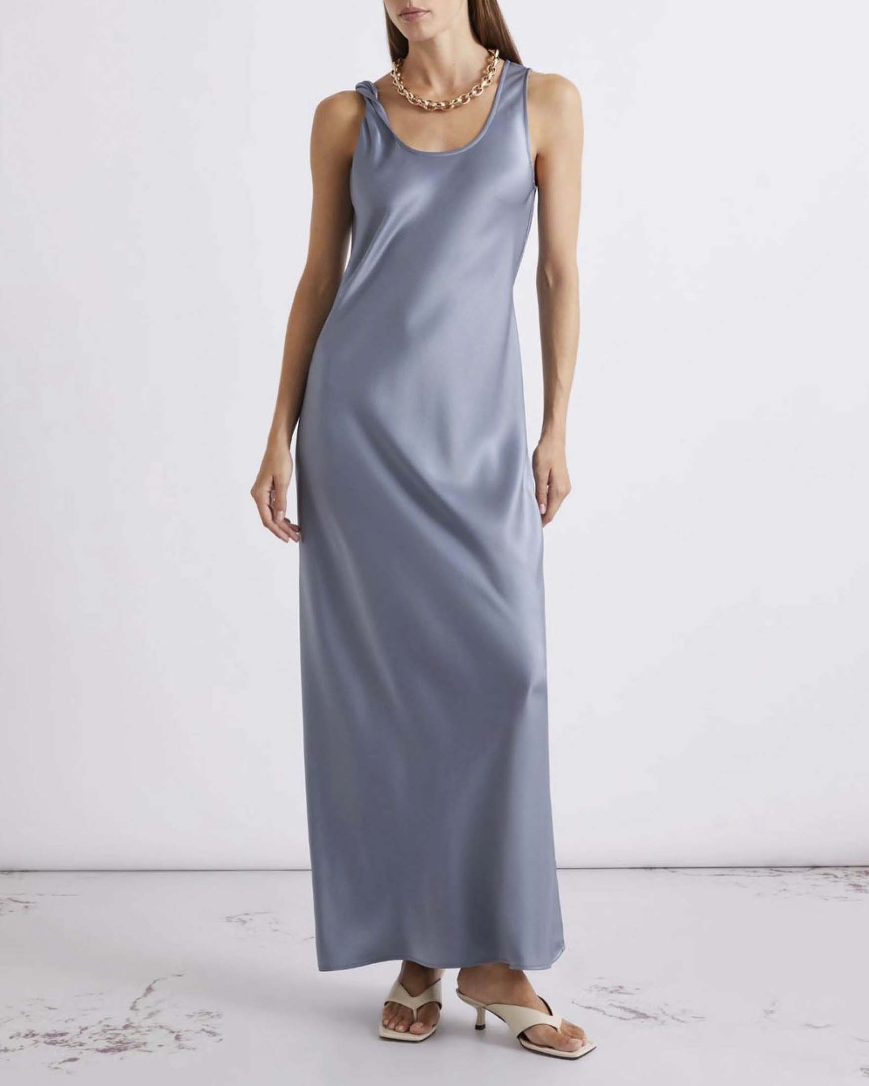 Abito lungo azzurro Marella in satin con spallina arricciata