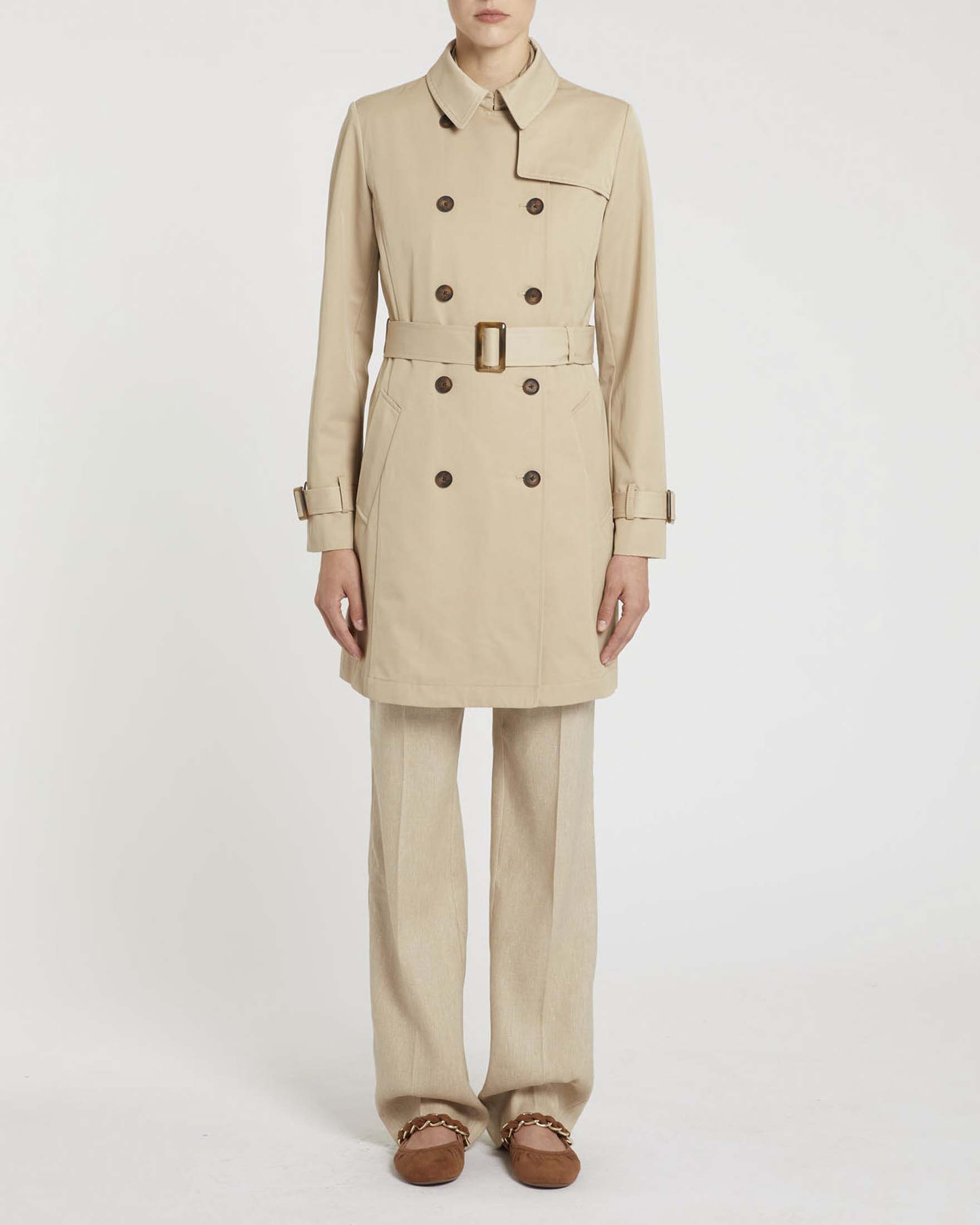 Trench color sabbia in tessuto tecnico dal fit regolare