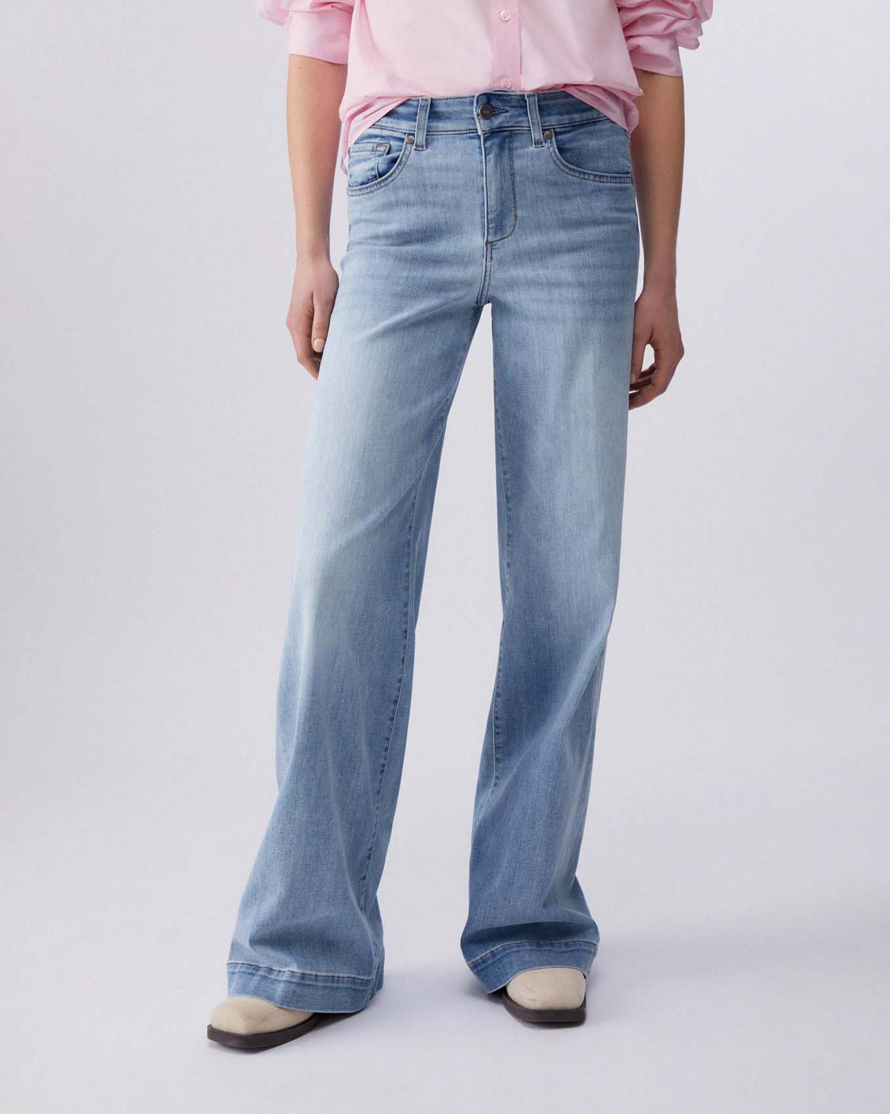 Jeans flare Liu Jo lavaggio chiaro super stone wash con strass su tasche posteriori image