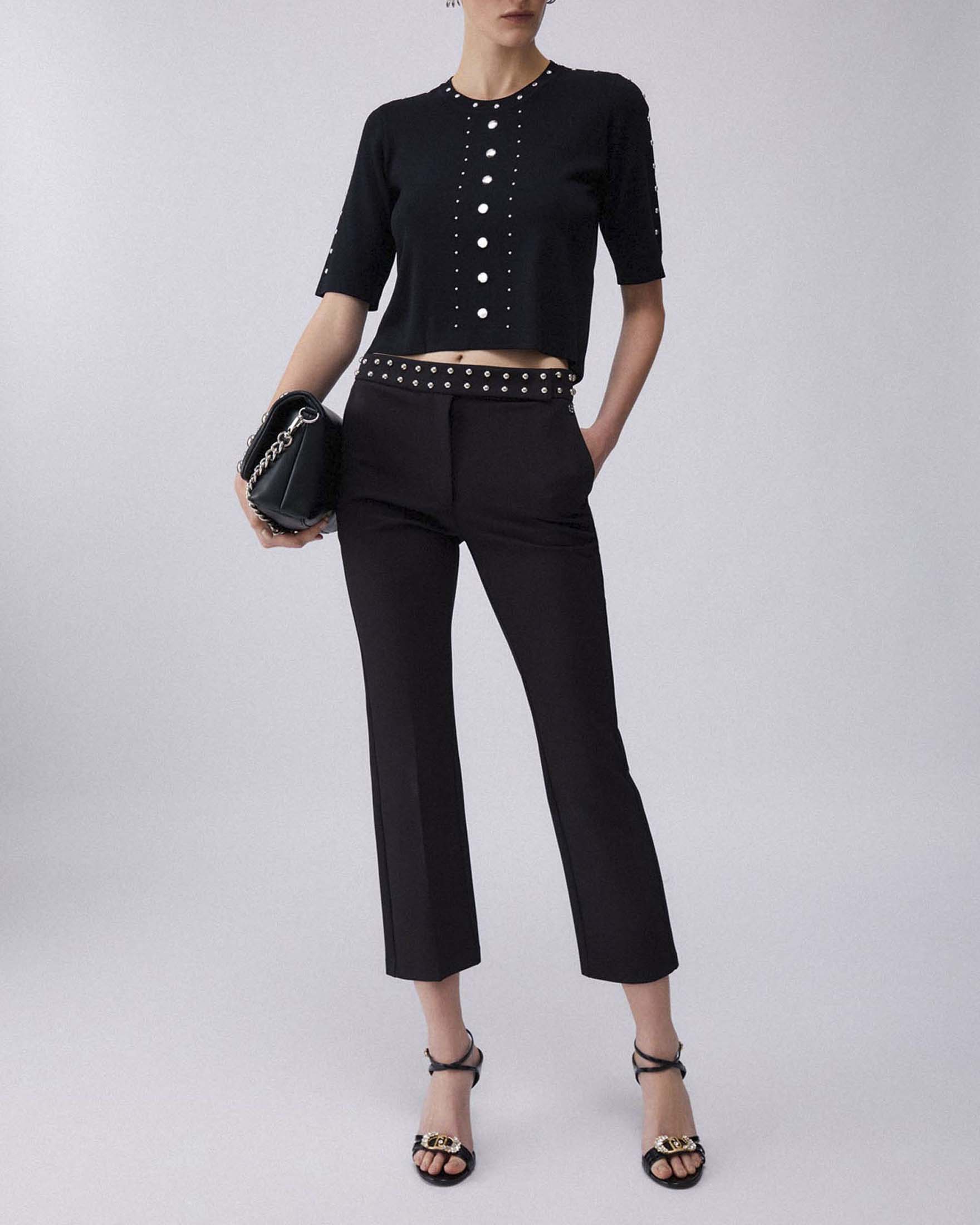 Maglia cropped Liu Jo nera in misto viscosa con borchie applicate in alluminio