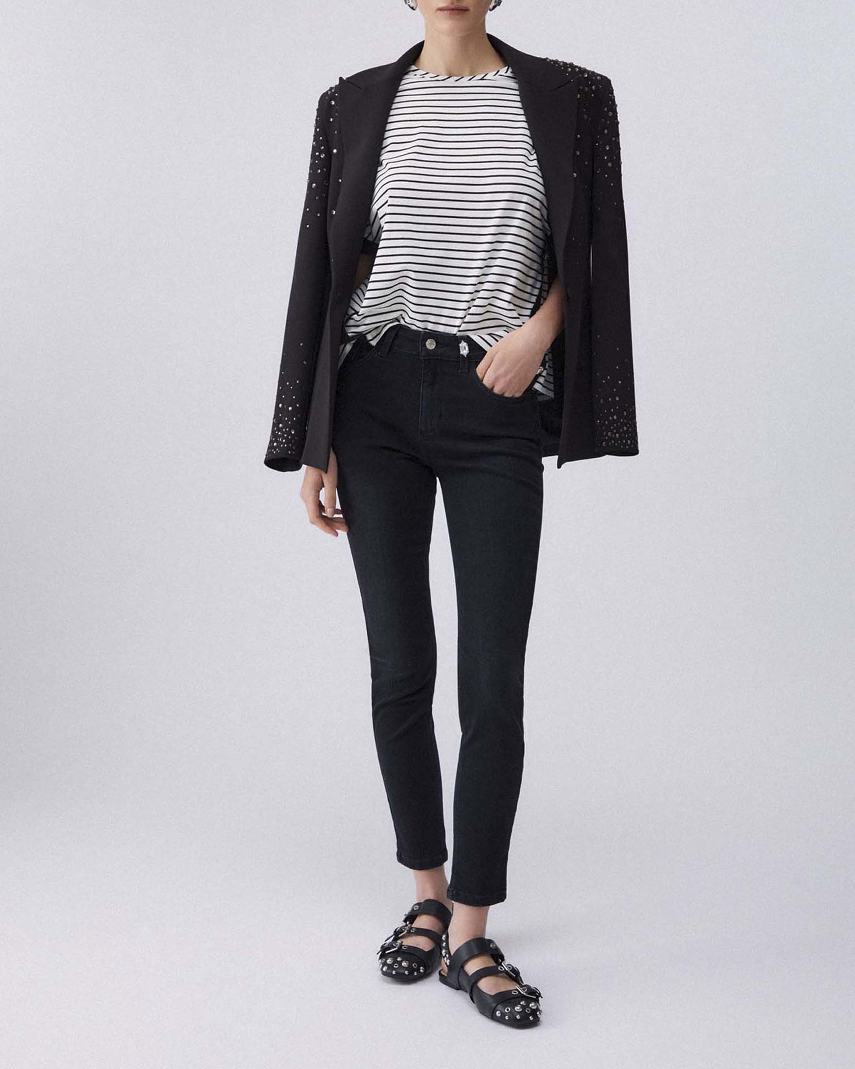 T-shirt Liu Jo a righe bianche e nere in cotone elasticizzato con volant e bottoni gioiello