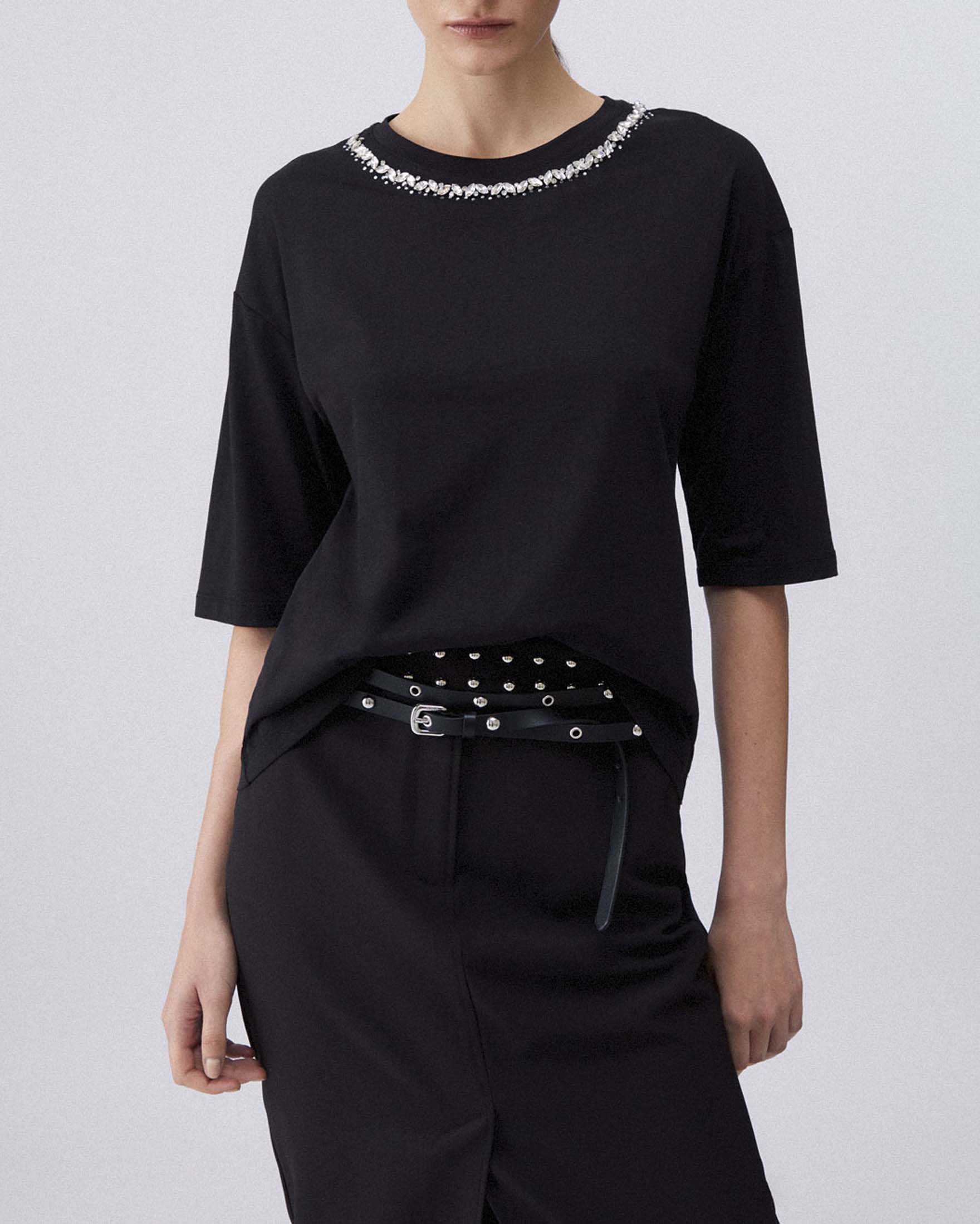 T-shirt Liu Jo nera in cotone con strass ricamati sullo scollo image