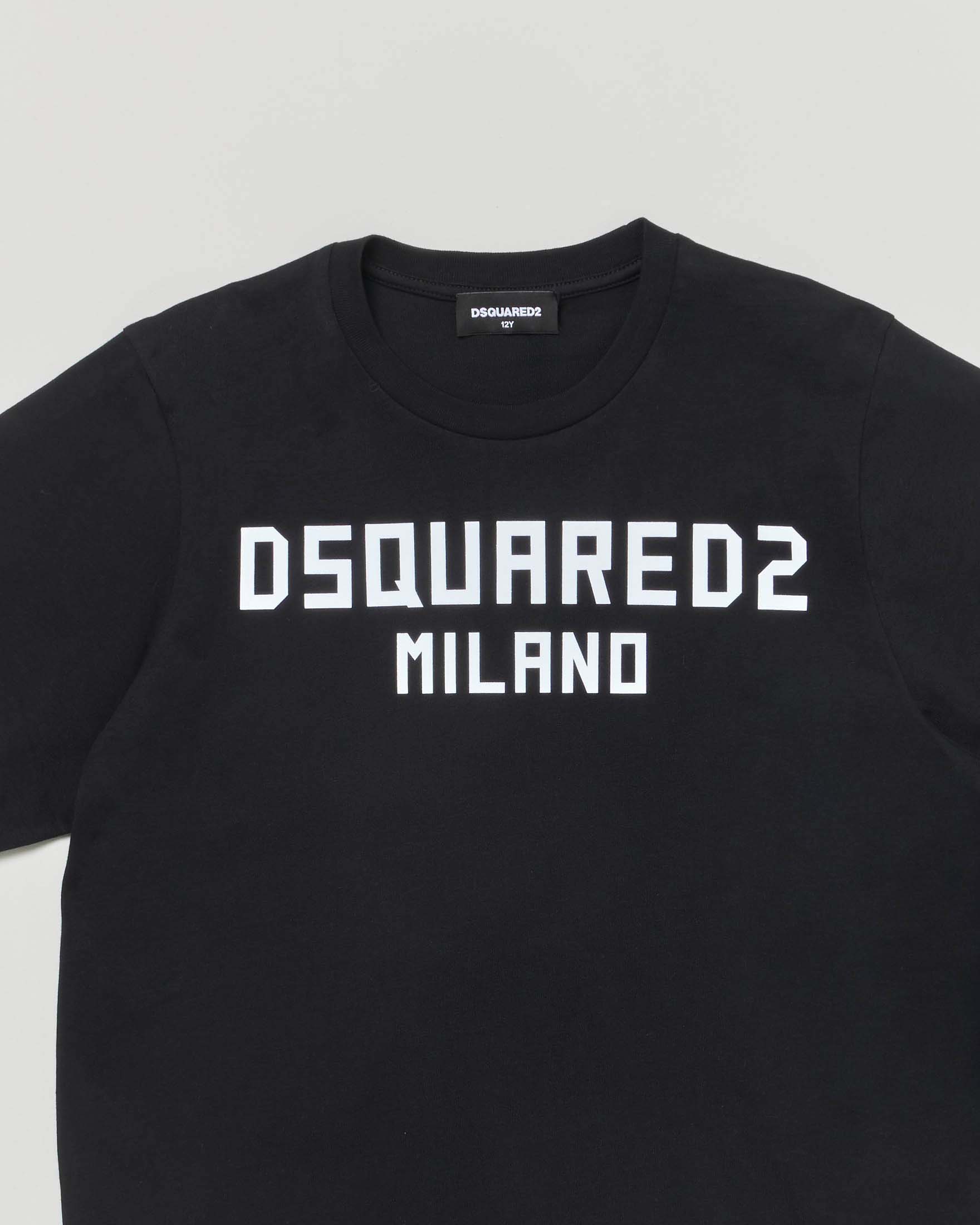 T-shirt Dsquared2 over fit nera in puro cotone con scritta logo Milano bianca image