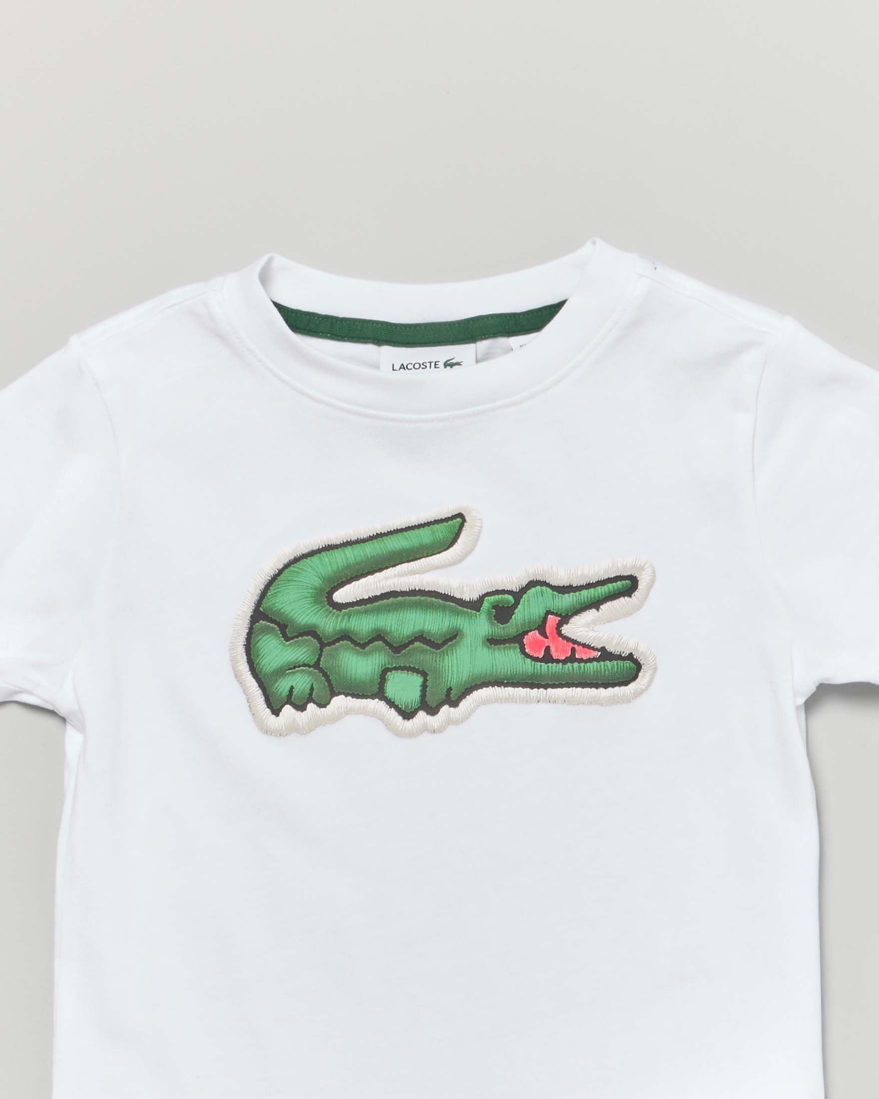 T-shirt Lacoste bianca in puro cotone con maxi logo coccodrillo image
