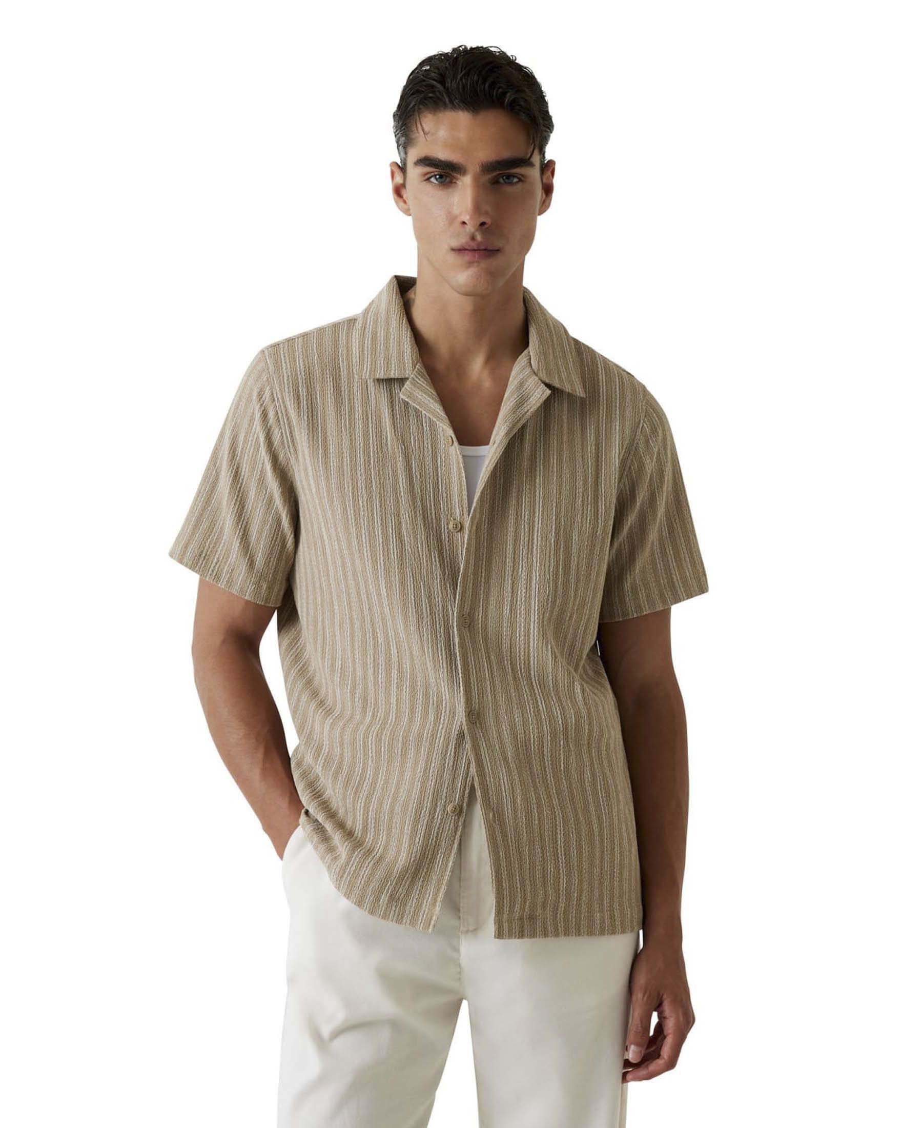 Camicia mezza manica beige a righe in misto viscosa testurizzata