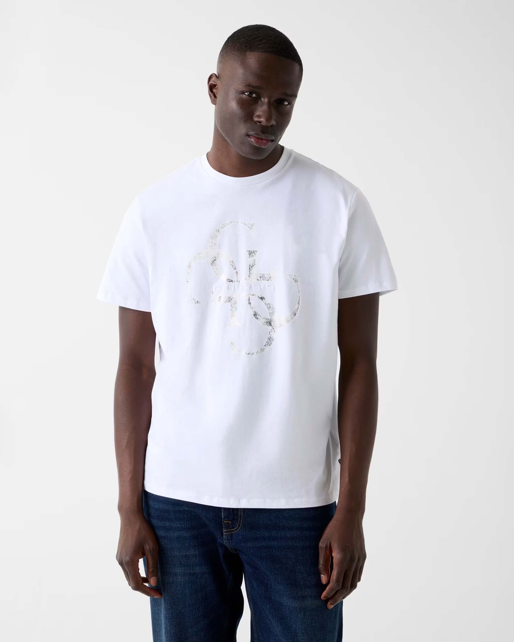 Guess — T-shirt Guess bianca in cotone con logo frontale ricamato effetto laminato