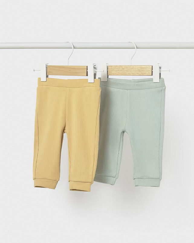 Set pantaloni Mayoral verde salvia e giallo ocra e cotone stretch