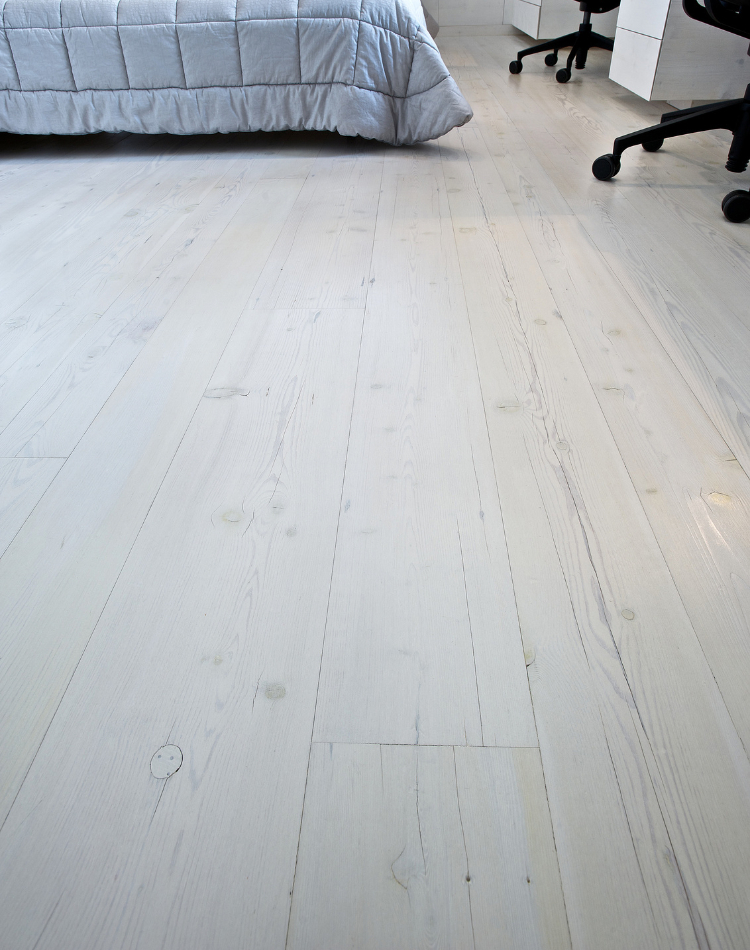 pavimento camera da letto in larice sbiancato