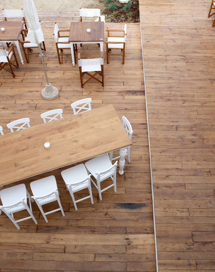 stabilimento balneare ristrutturato in legno a briccole di venezia