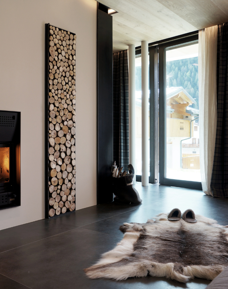 salone con pavimenti in legno rovere antico