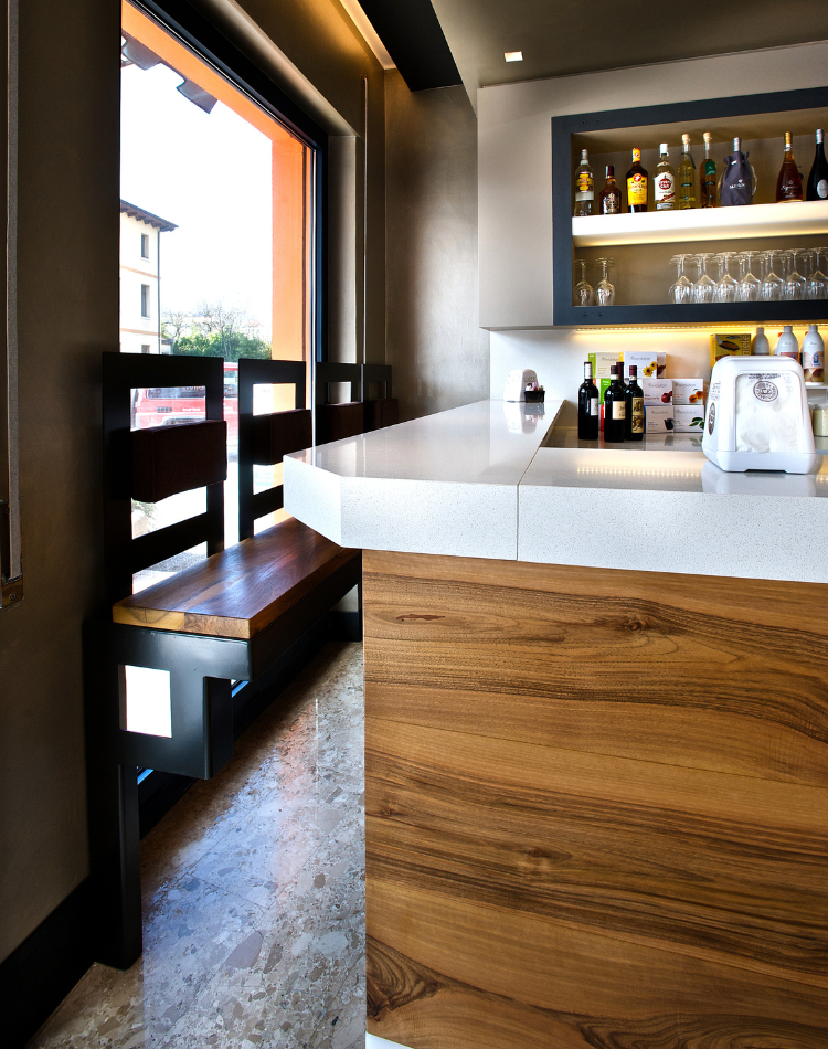 bancone bar in legno noce antico