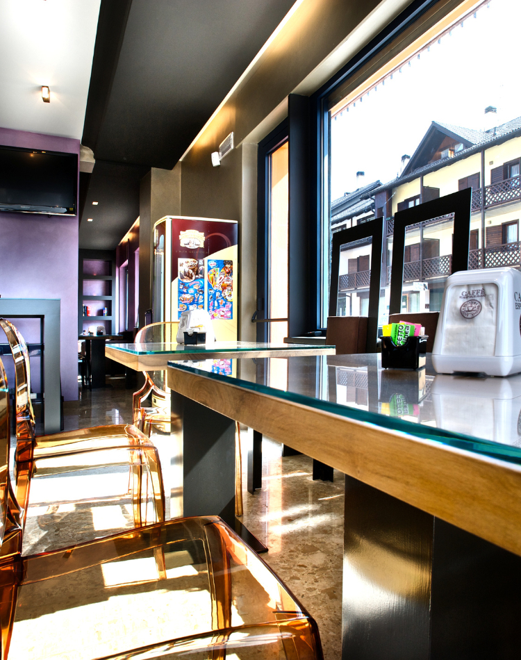 tavolini bar in legno noce su misura