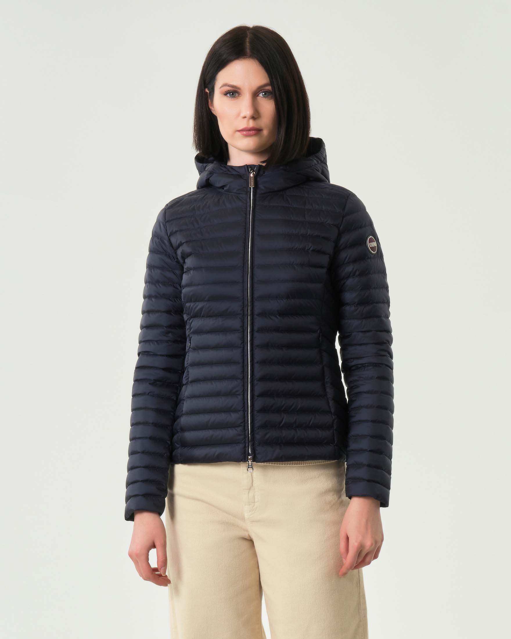 Piumino sfiancato blu Colmar Originals con imbottitura leggera in piuma naturale e cappuccio fisso