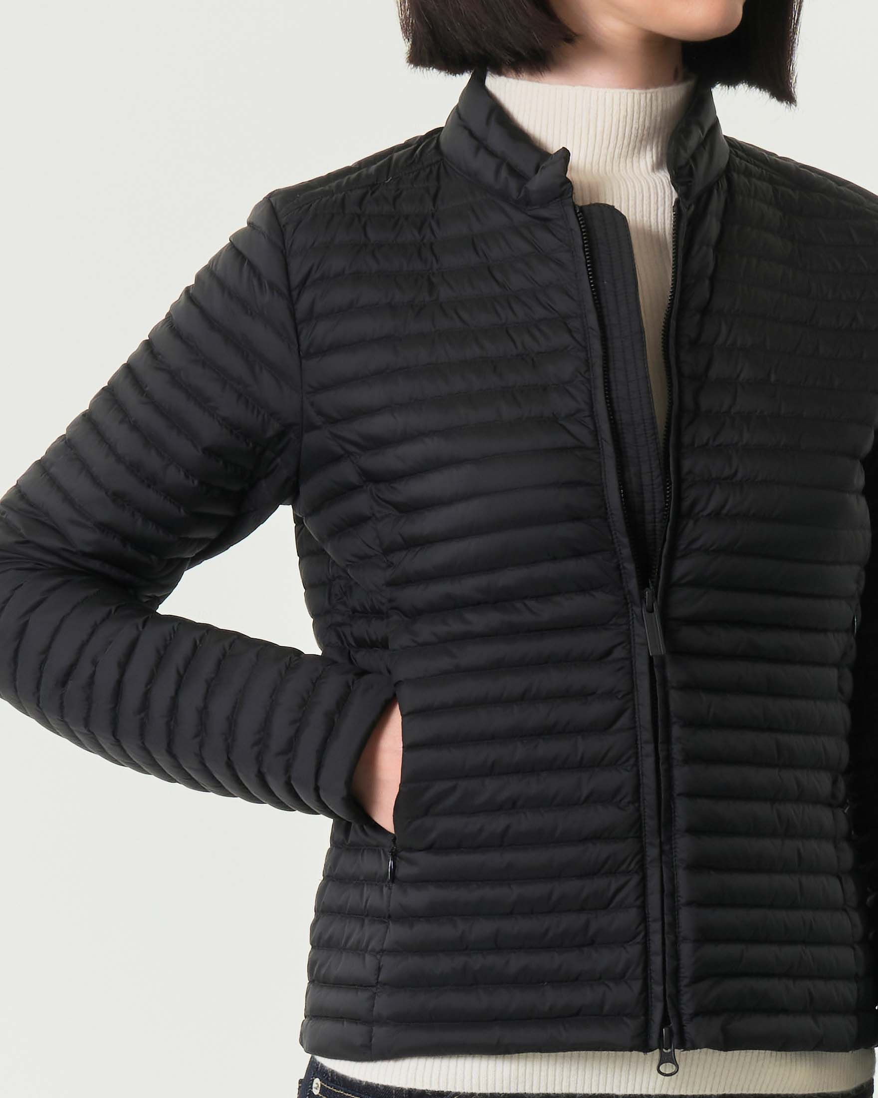 Piumino nero Colmar Originals imbottito in piuma naturale 50 grammi senza cappuccio image