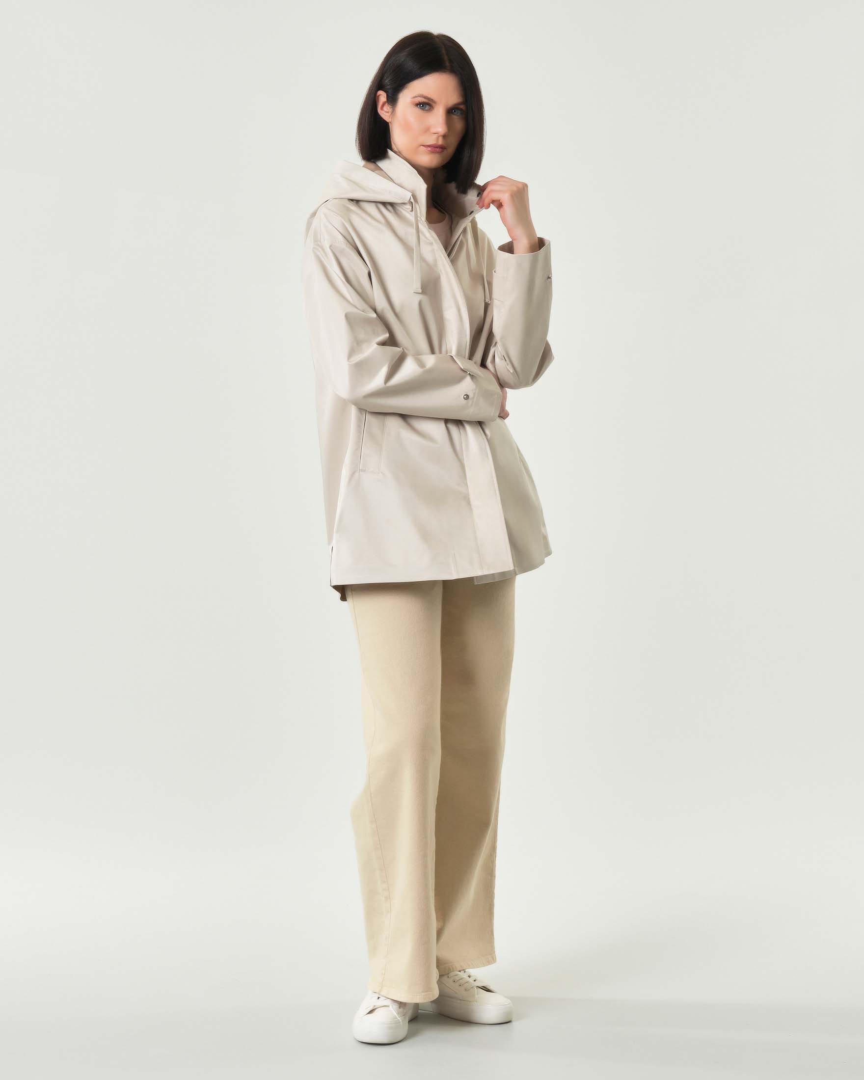 Impermeabile color gesso Duno in tessuto tecnico con cappuccio staccabile image