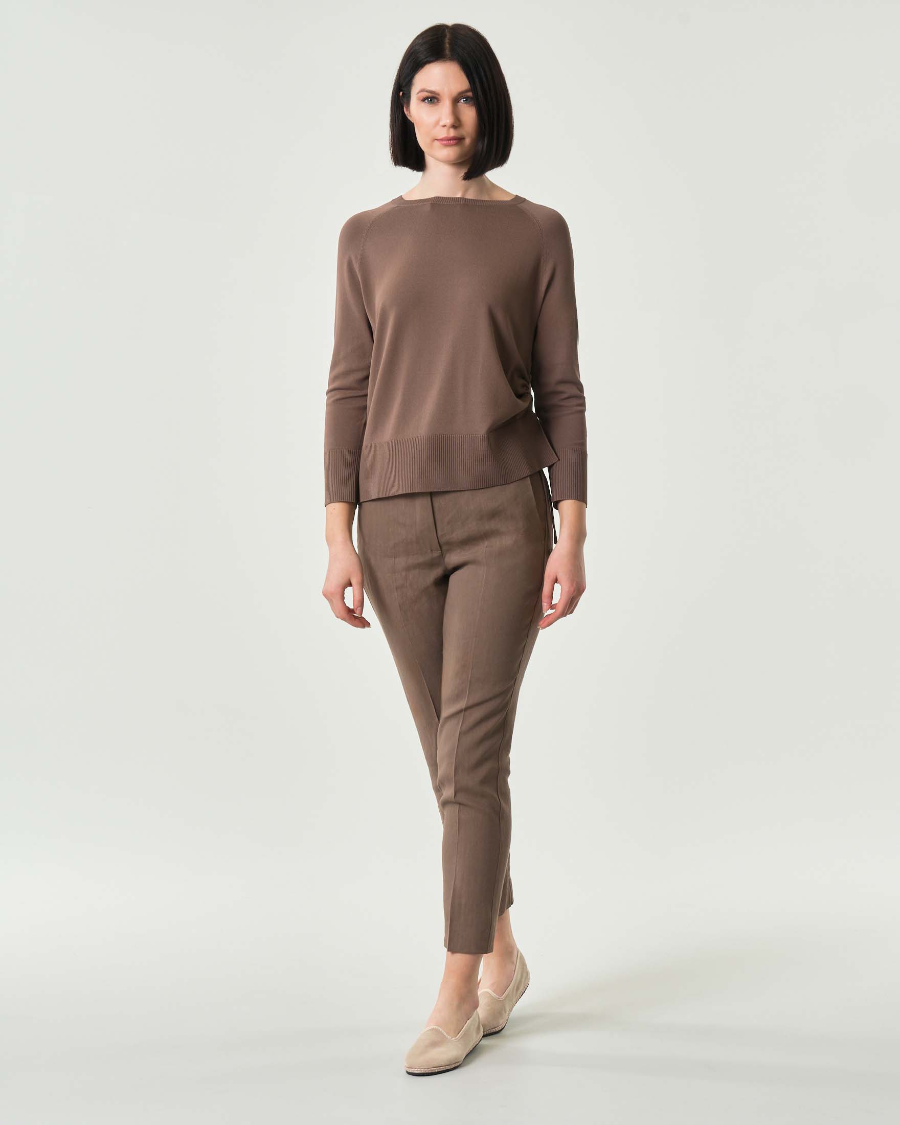 Pantaloni nocciola Marella Monochrome dal fit slim in misto lino con piega stirata su fronte e retro