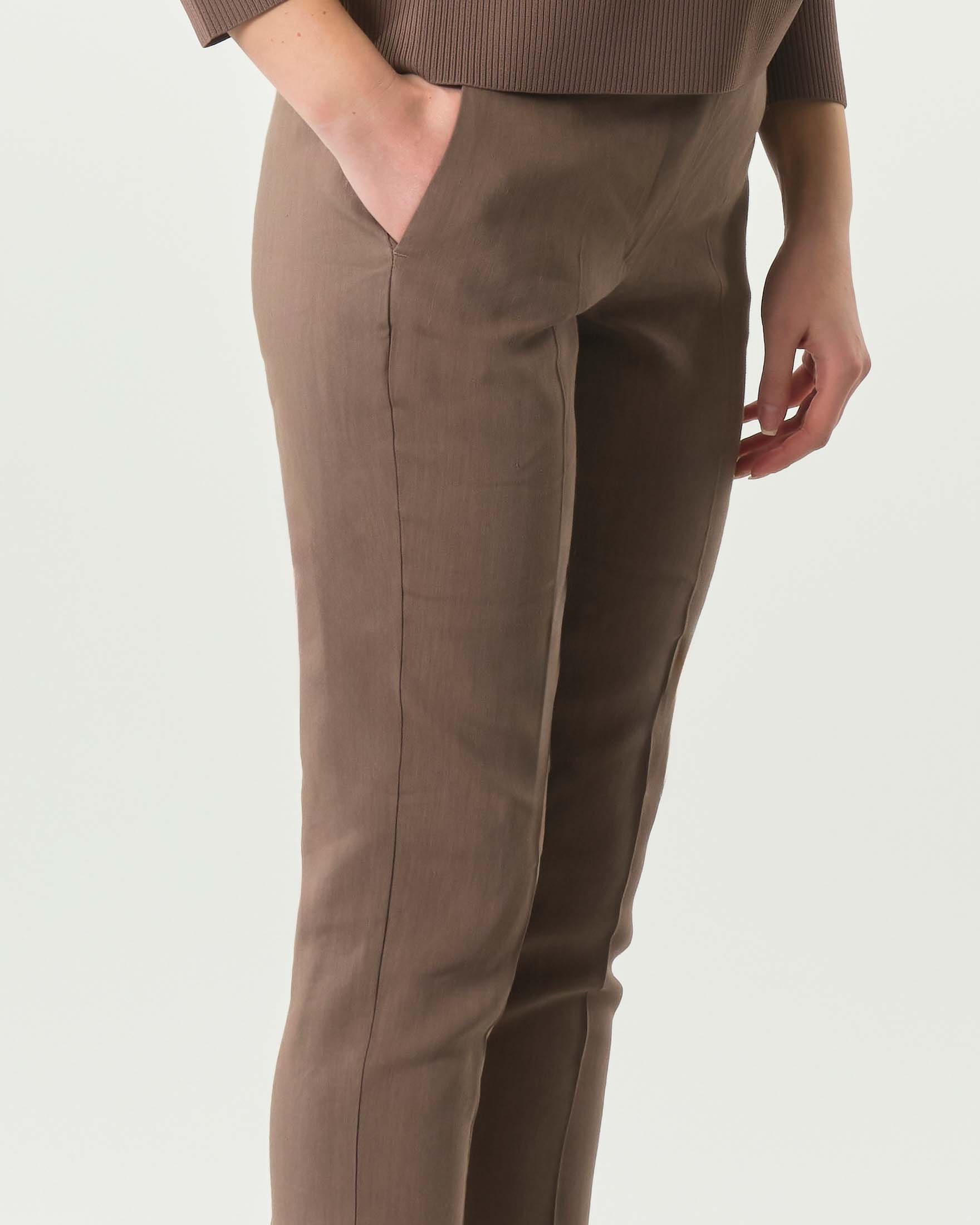Pantaloni nocciola Marella Monochrome dal fit slim in misto lino con piega stirata su fronte e retro image