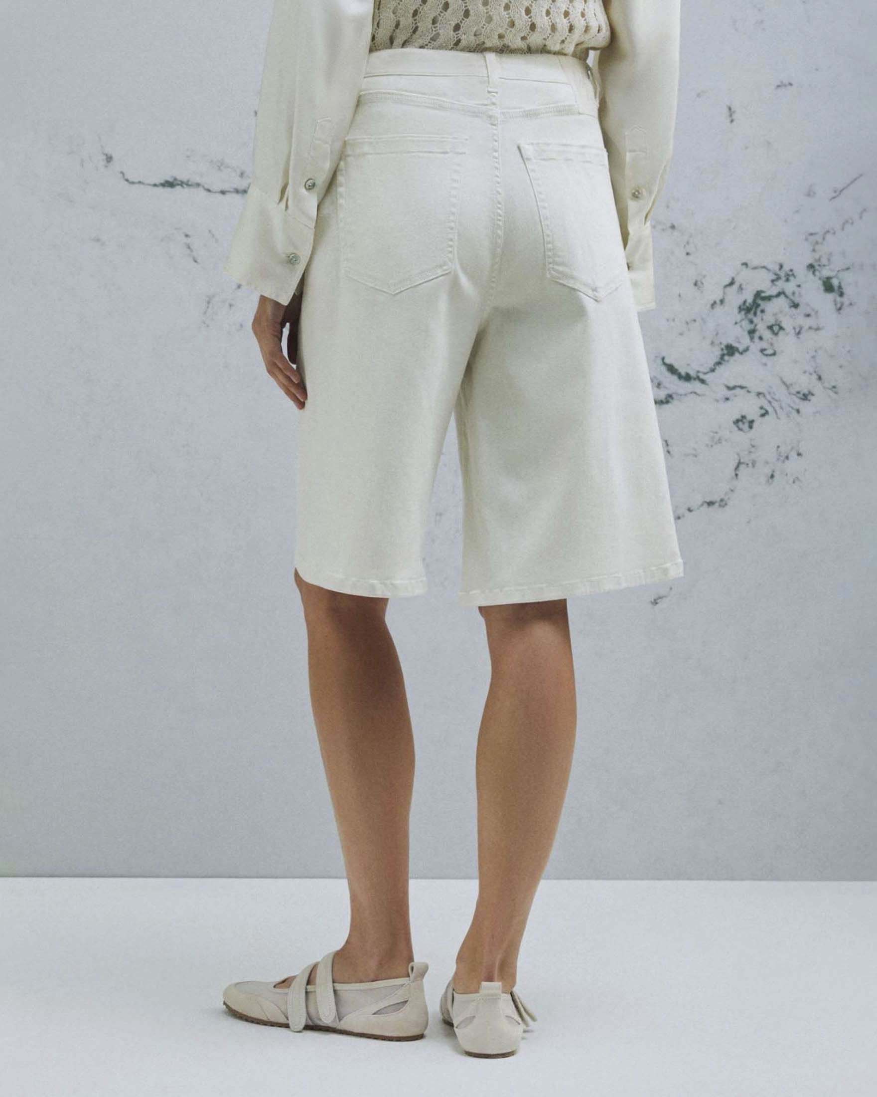 Bermuda bianchi Marella Monochrome in bull di cotone stretch con vita regolabile tramite coulisse