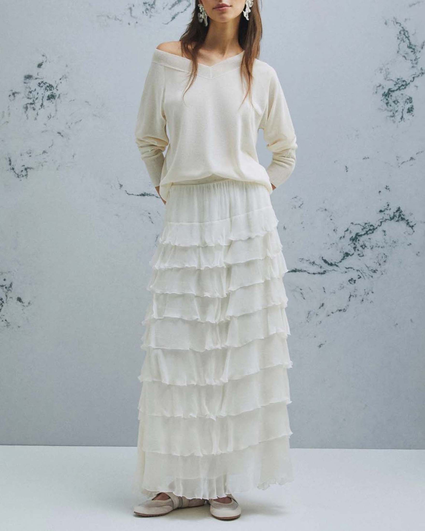 Maglia bianca Marella Monochrome in viscosa con scollo a V a spalla scesa image