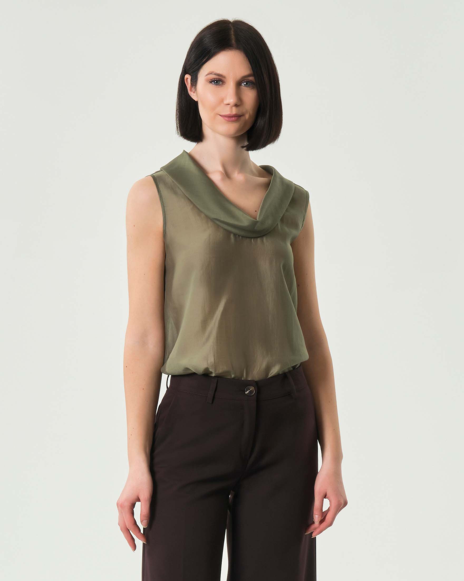 Blusa verde militare con scollo a ciambella