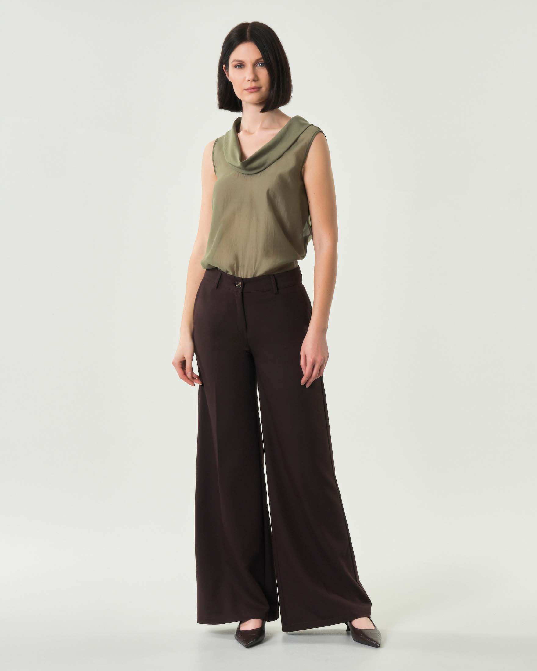 Blusa verde militare Hlo! con scollo a ciambella image