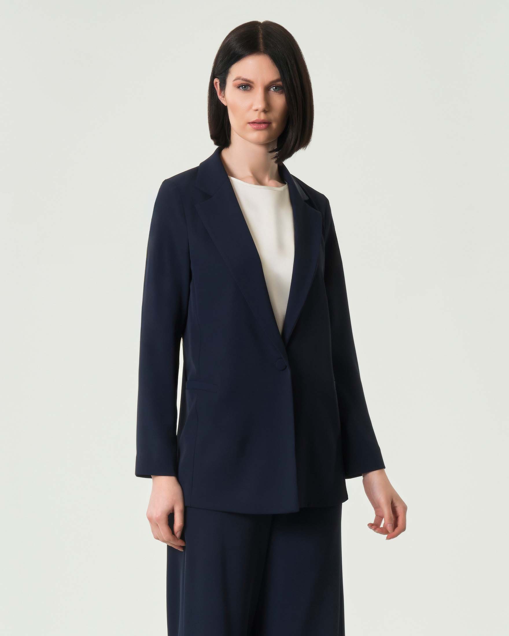 Blazer monopetto Hlo! blu in crêpe con maniche a tre quarti