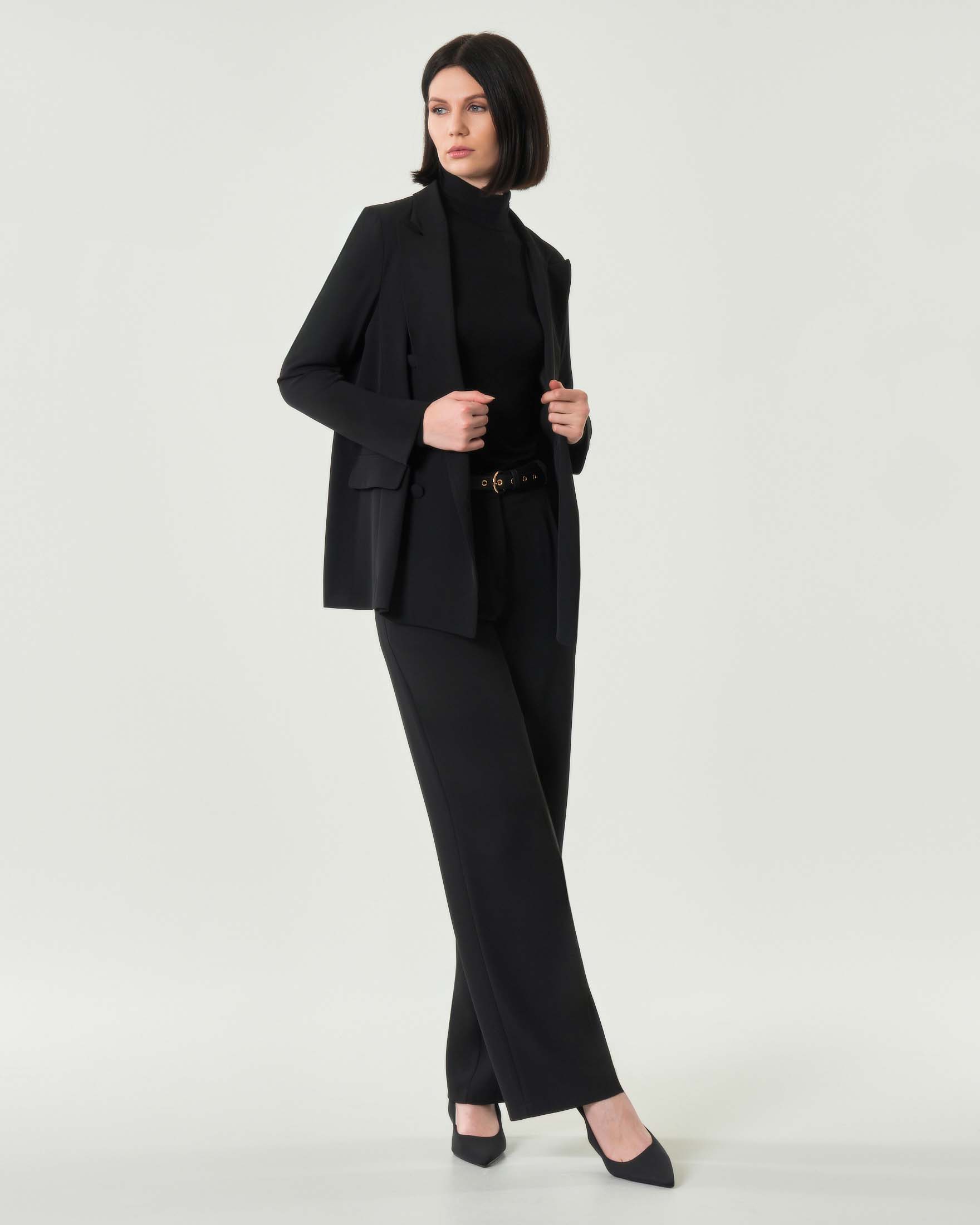 Pantaloni neri Hlo! in crèpe effetto fluido con pinces in vita