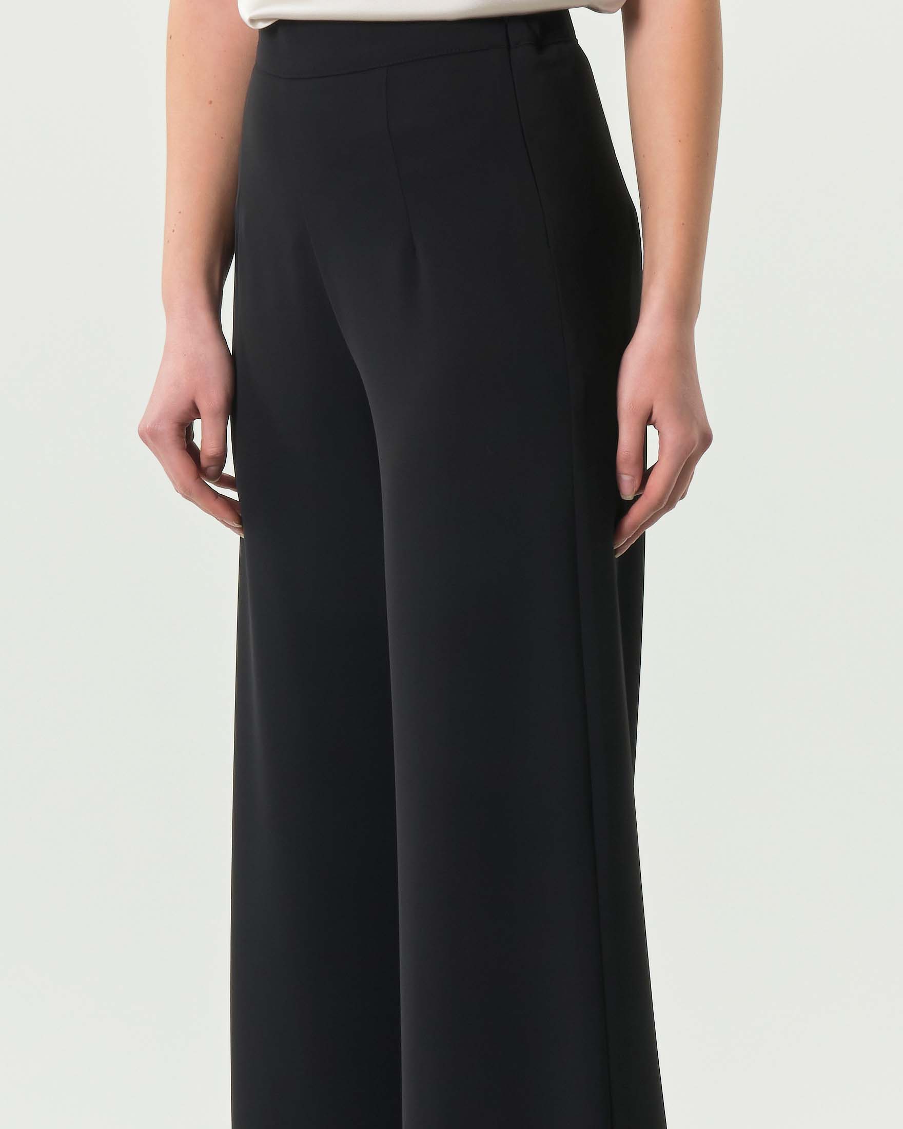 Pantaloni palazzo neri Hlo! in crèpe image