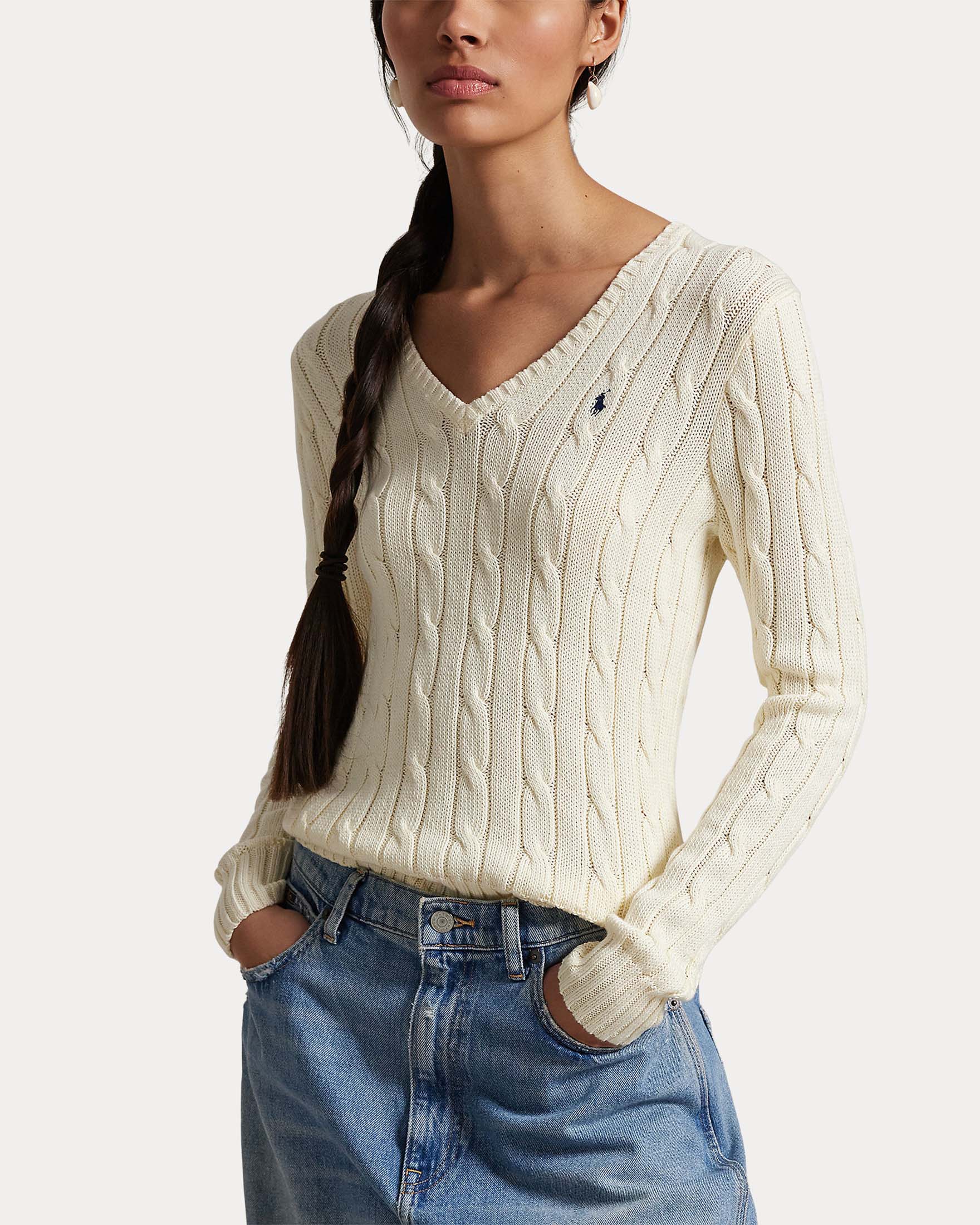 Maglia a trecce avorio Polo con scollo a V in cotone pima