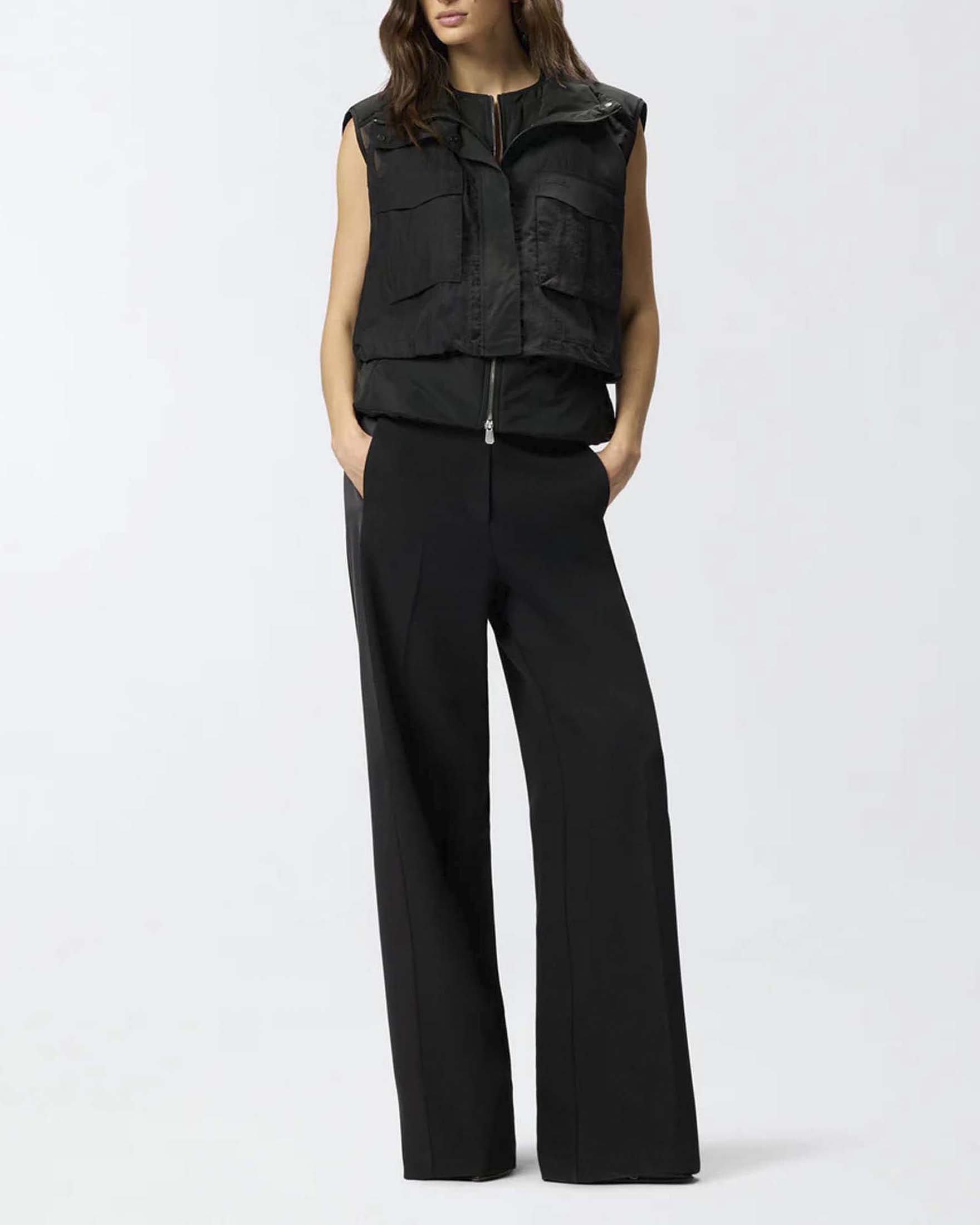 Piumino smanicato nero Pinko con coulisse e collo in piedi image