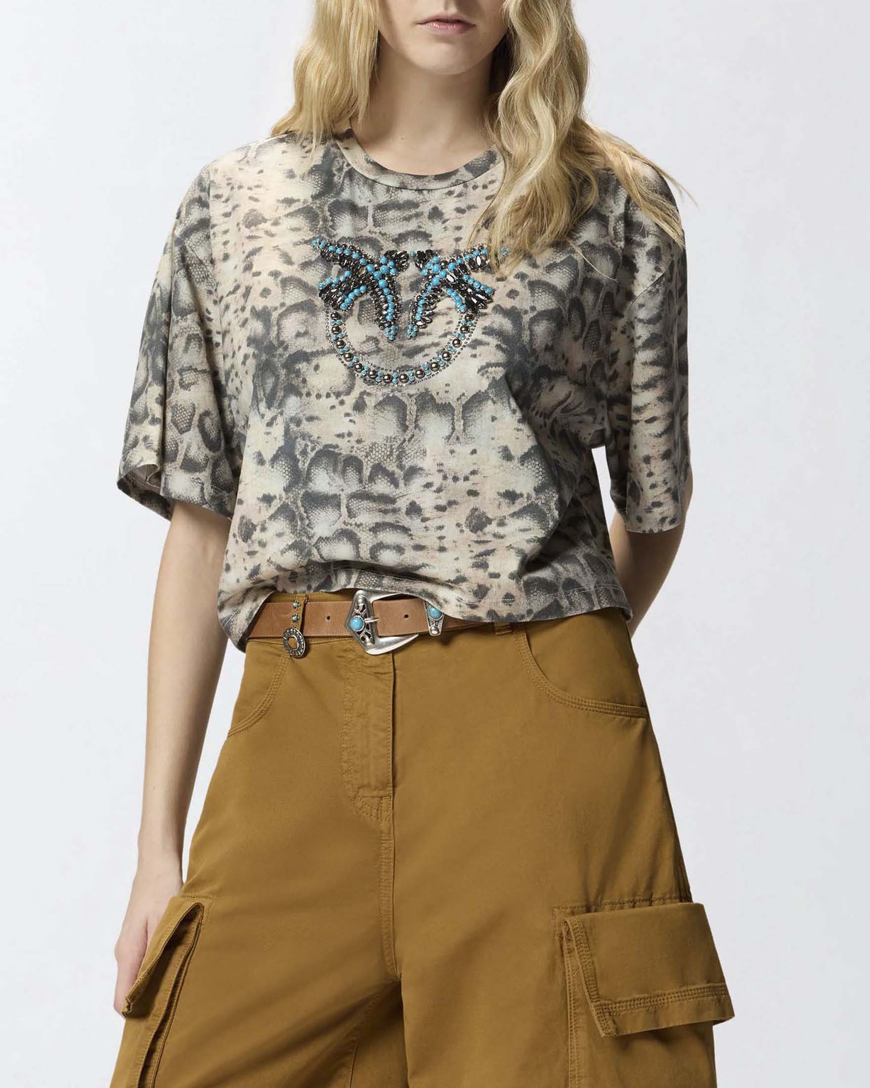 T-shirt cropped Pinko con stampa pitonata e logo Love Birds image
