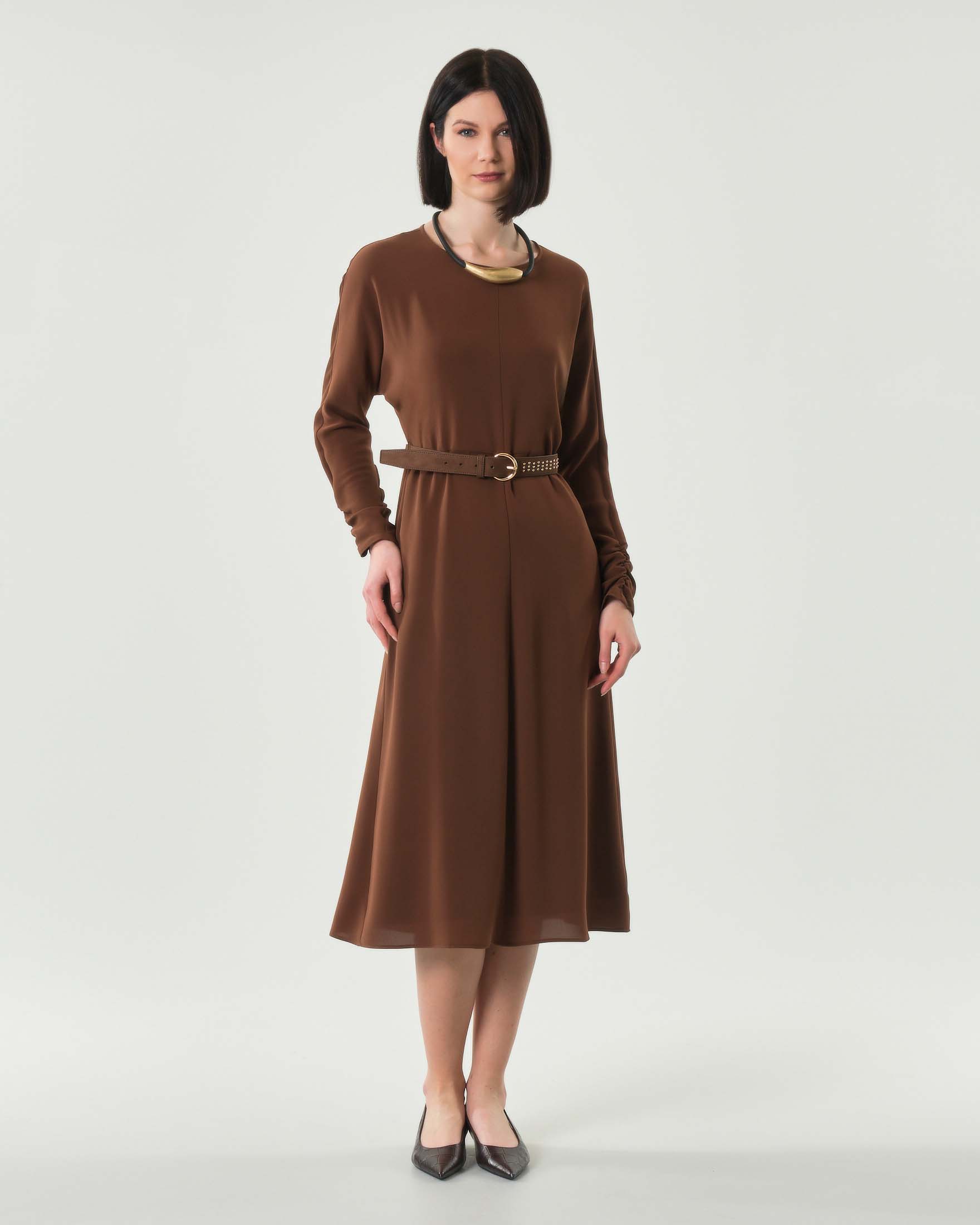 Abito midi svasato color coccio Studio con maniche lunghe a kimono e cinura abbinata