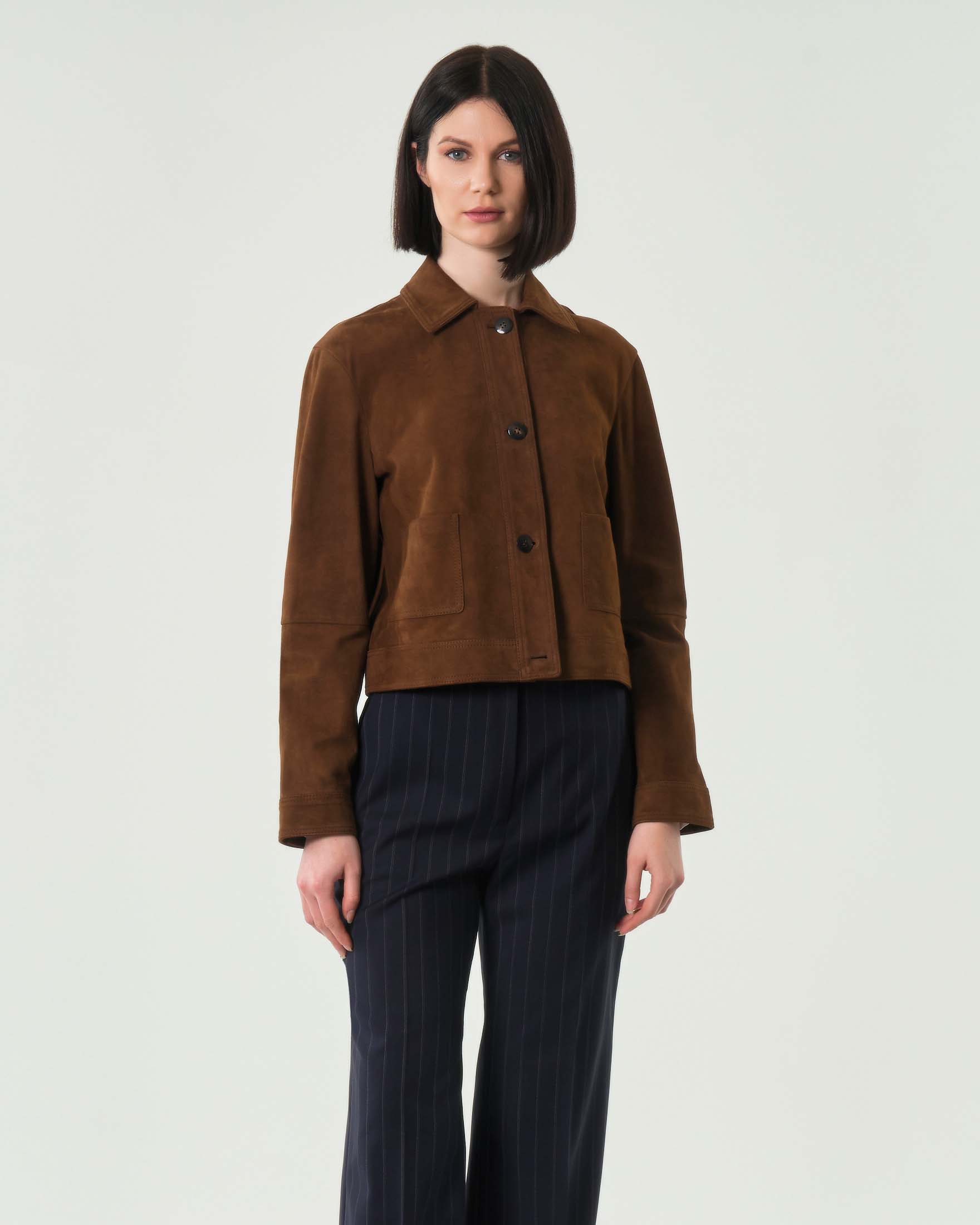 Giacca camicia in suede Max Mara Studio con abbottonatura frontale e tasche a toppa