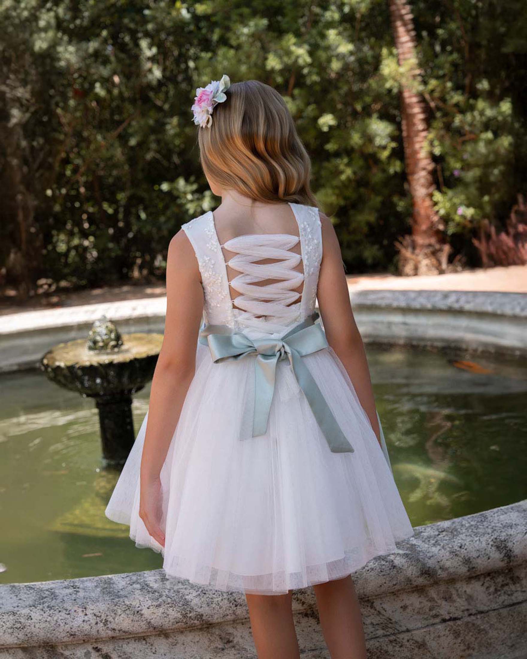 Abito avorio Mimilù in tulle ricamato con gonna ampia fascia a fiori e fascia verde salvia image