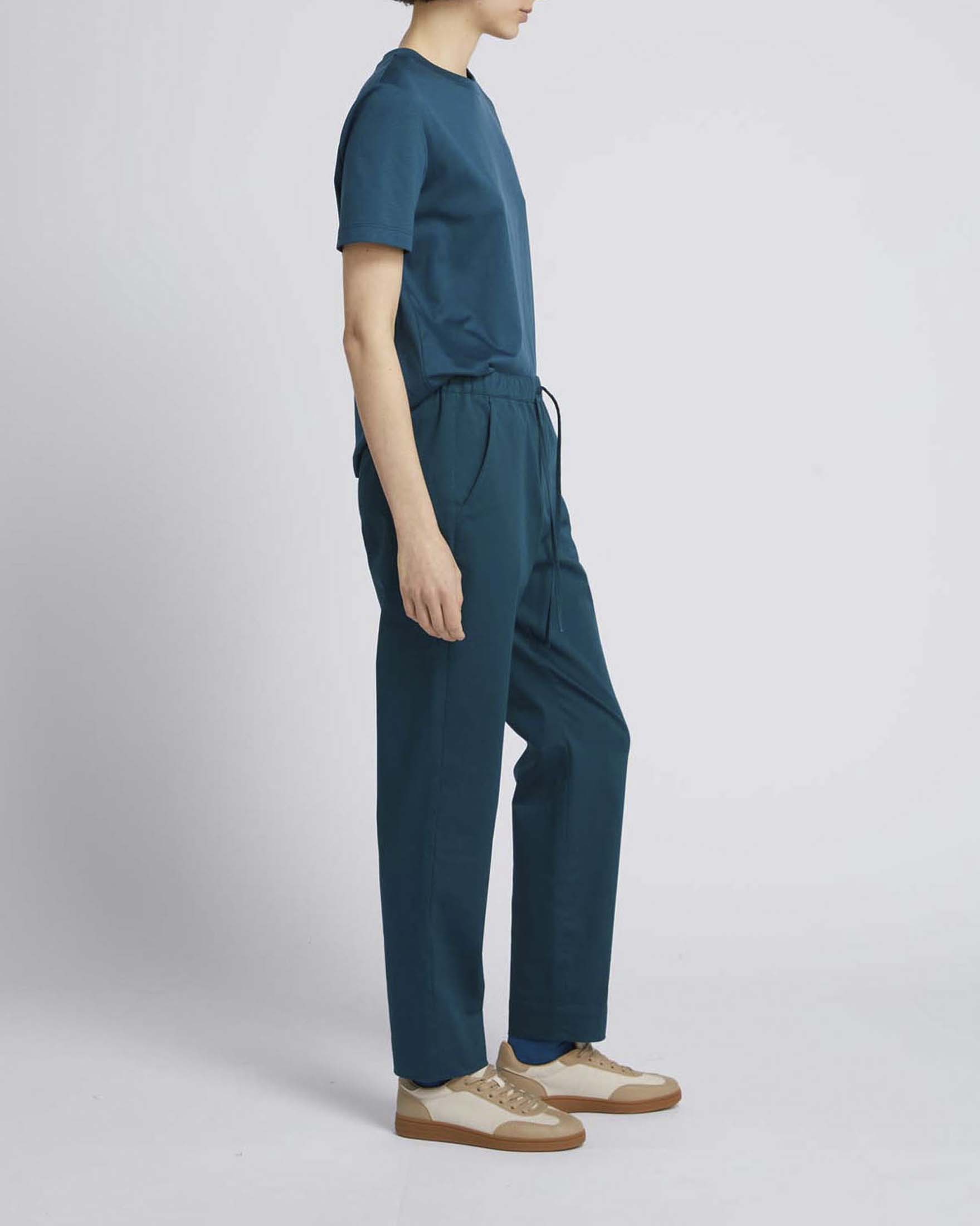 Jogger color ottanio MM in drill di cotone stretch con coulisse in vita