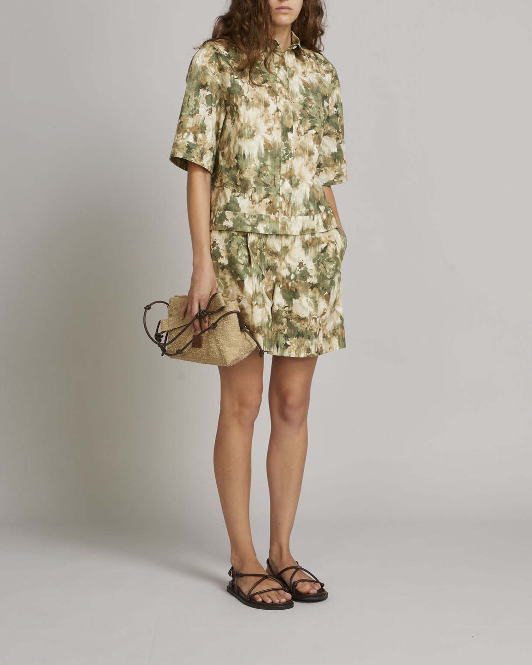 Camicia verde e beige cropped MM Max Mara in popeline stampato image