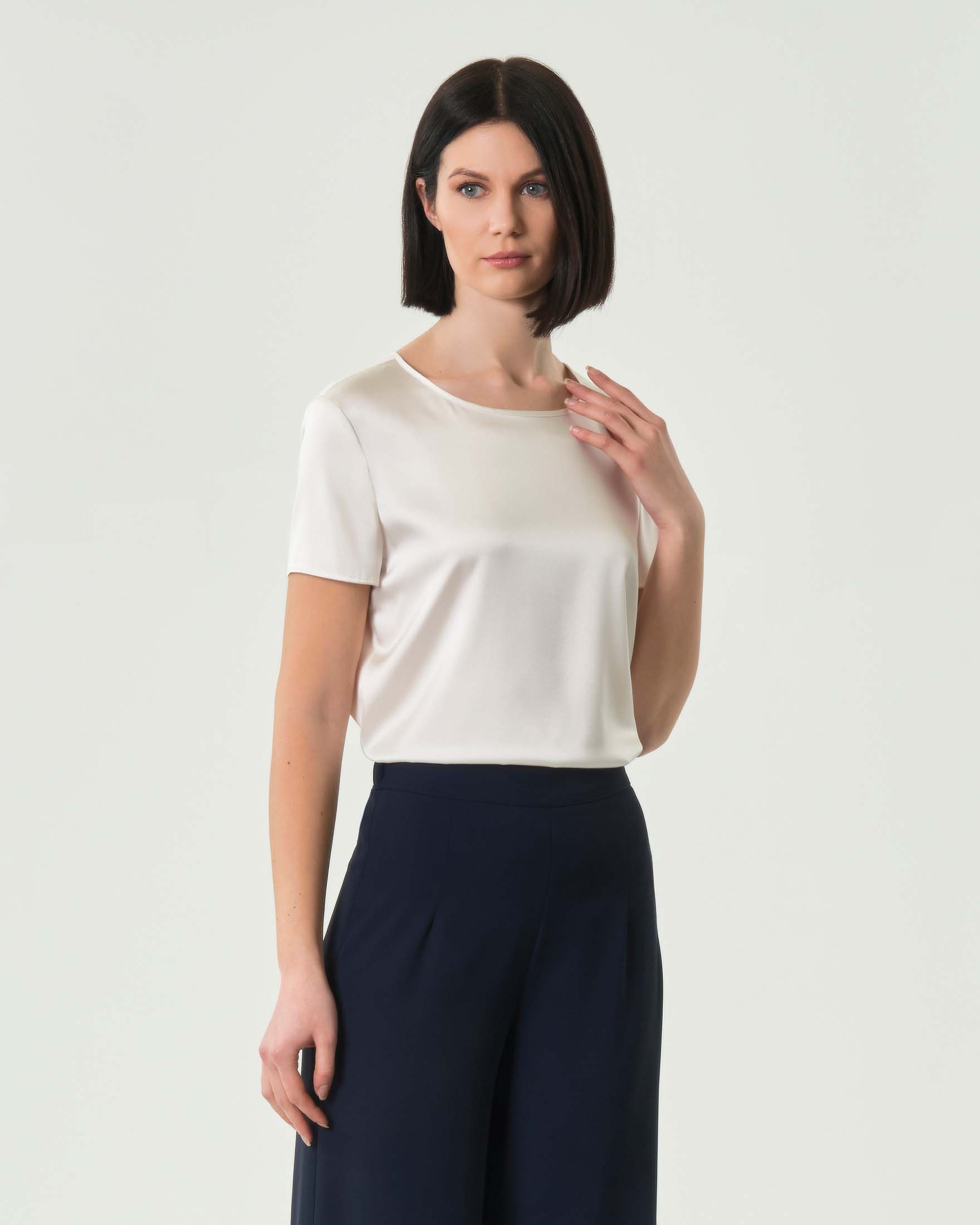 Blusa bianca MM in seta stretch a maniche corte