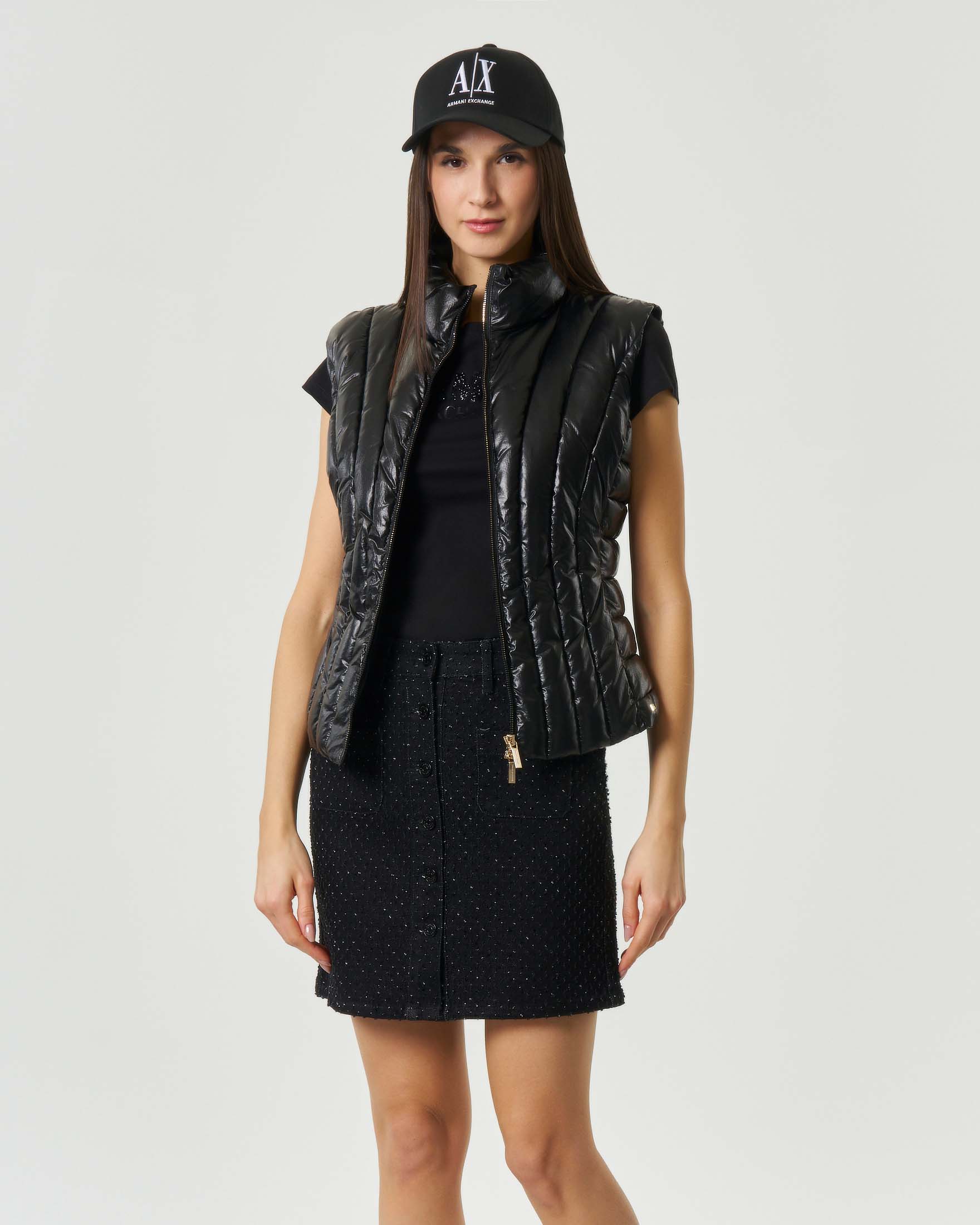 Gilet Armani Exchange nero in nylon trapuntato con effetto lucido image