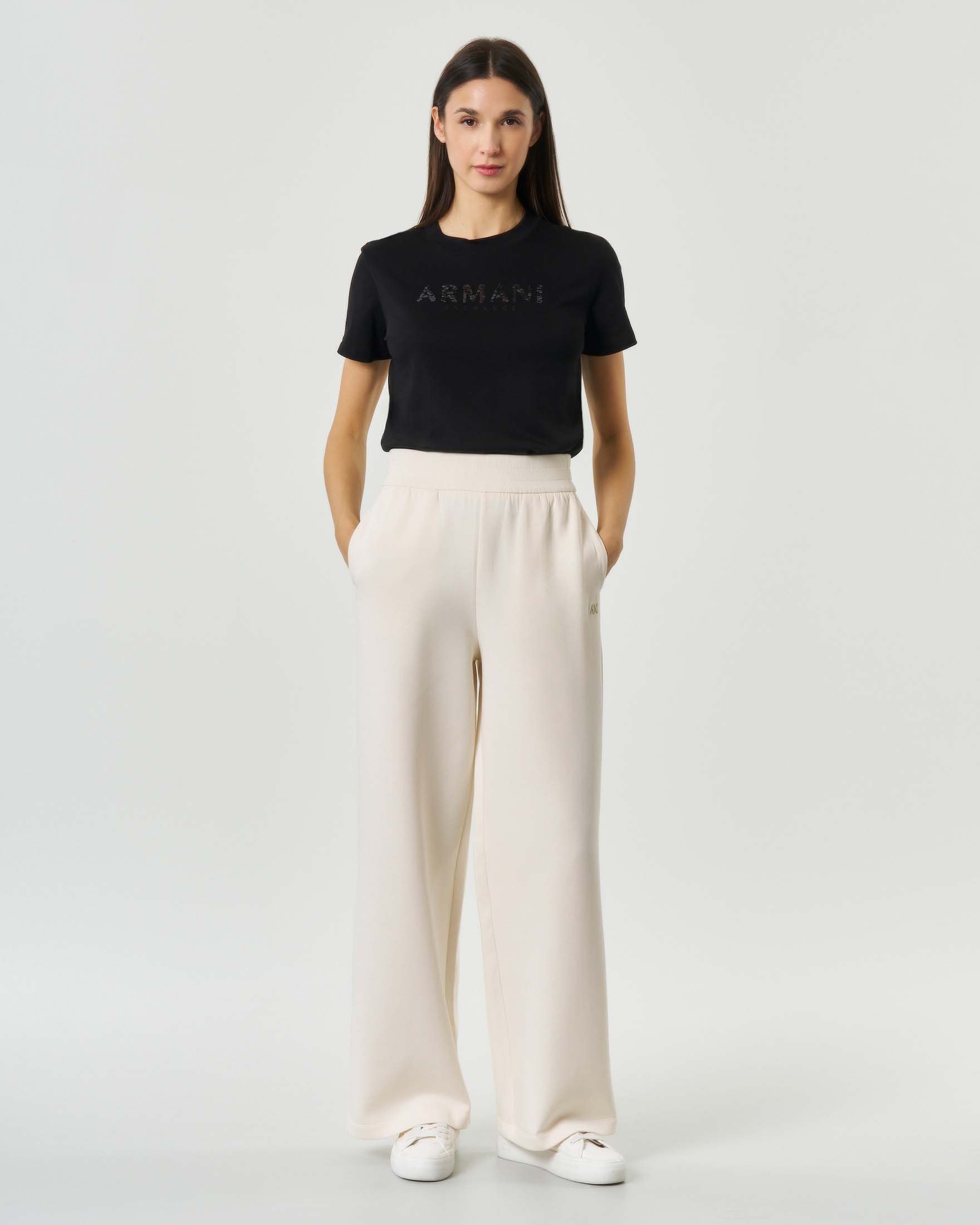 T-shirt girocollo Armani Exchange nera con logo in paillettes image