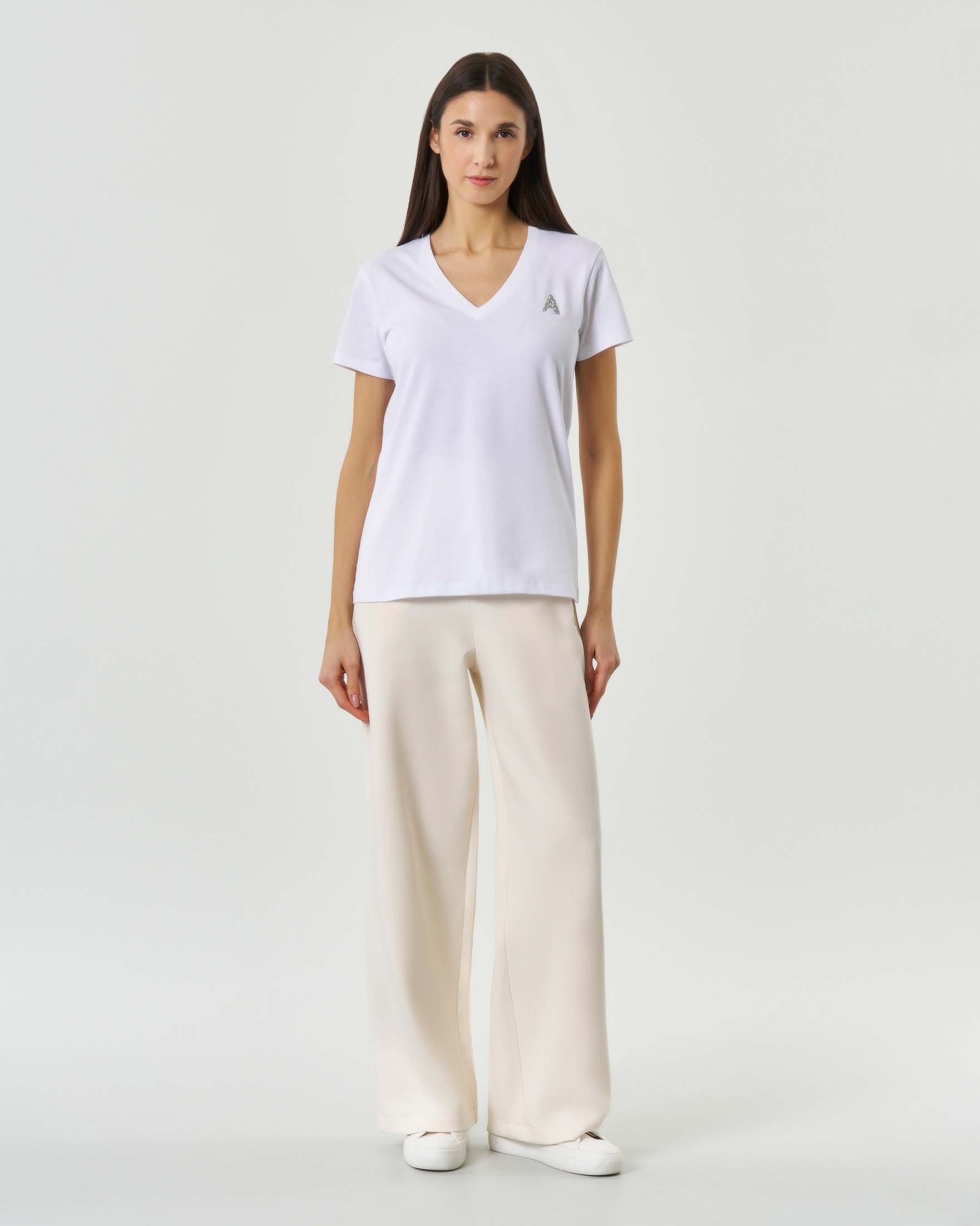 T-shirt maniche corte Armani Exchange bianca con scollo a V e logo glitter image