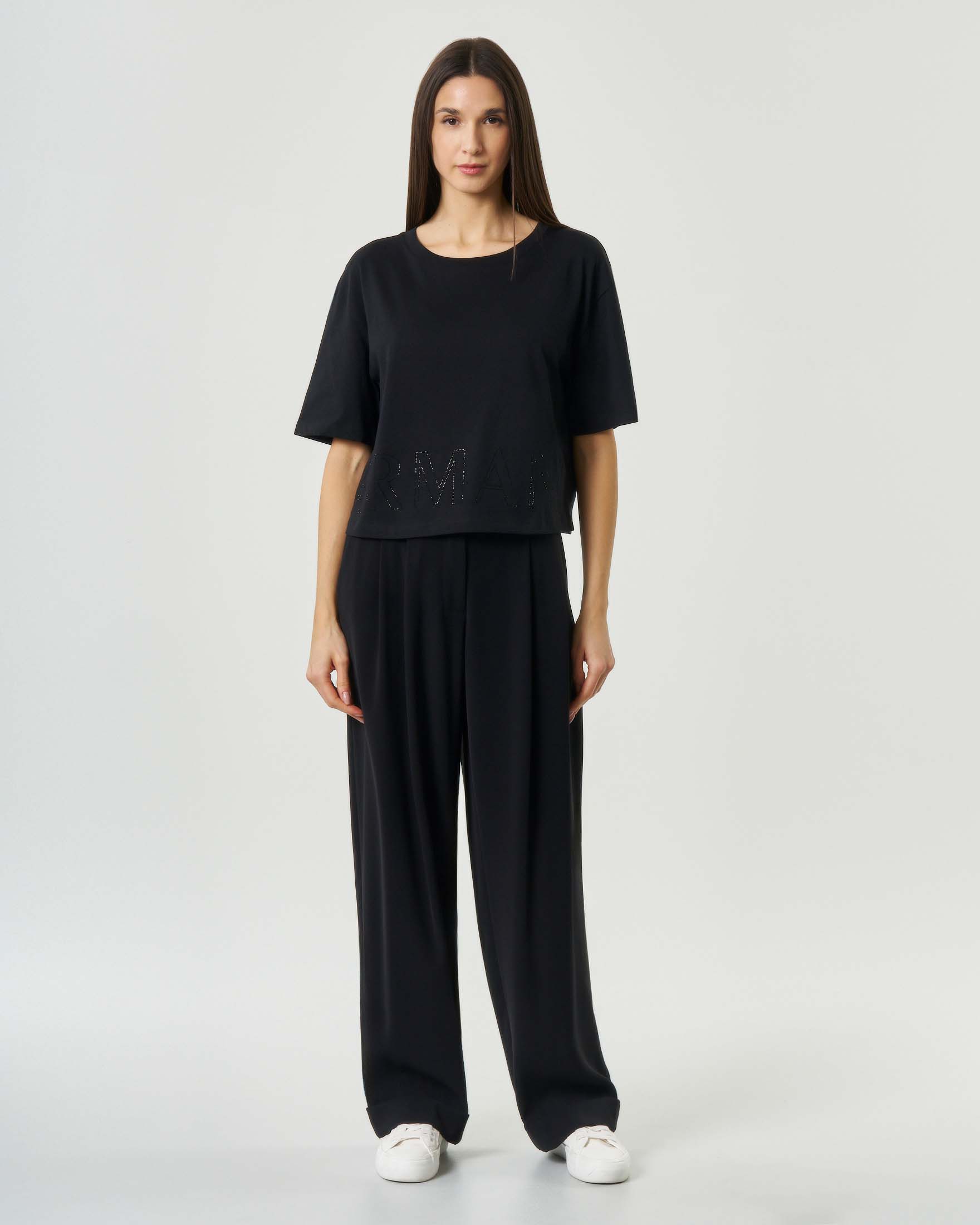  T-shirt cropped girocollo maniche corte Armani Exchange nera con maxi scritta logo in strass image