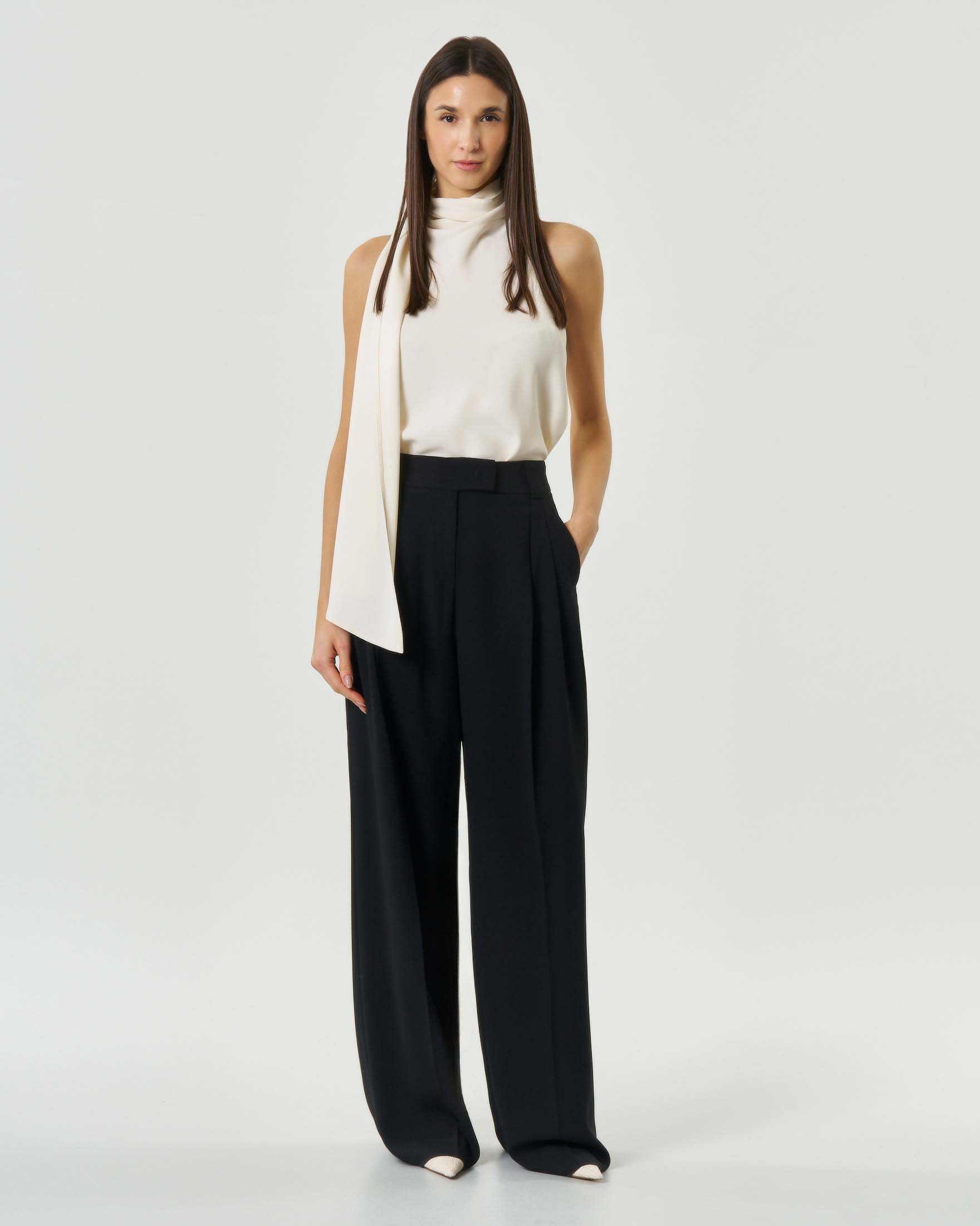 Pantaloni neri Marella 365 dal taglio sartoriale in crêpe envers satin