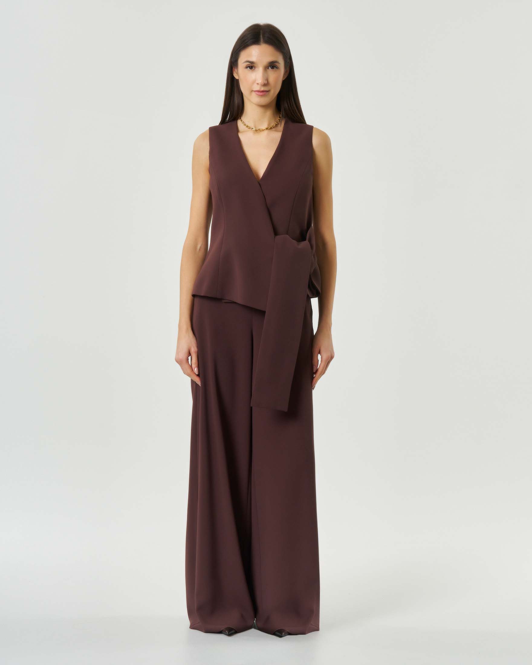 Top con scollo a V marrone Marella 365 in crêpe envers satin con fiocco image