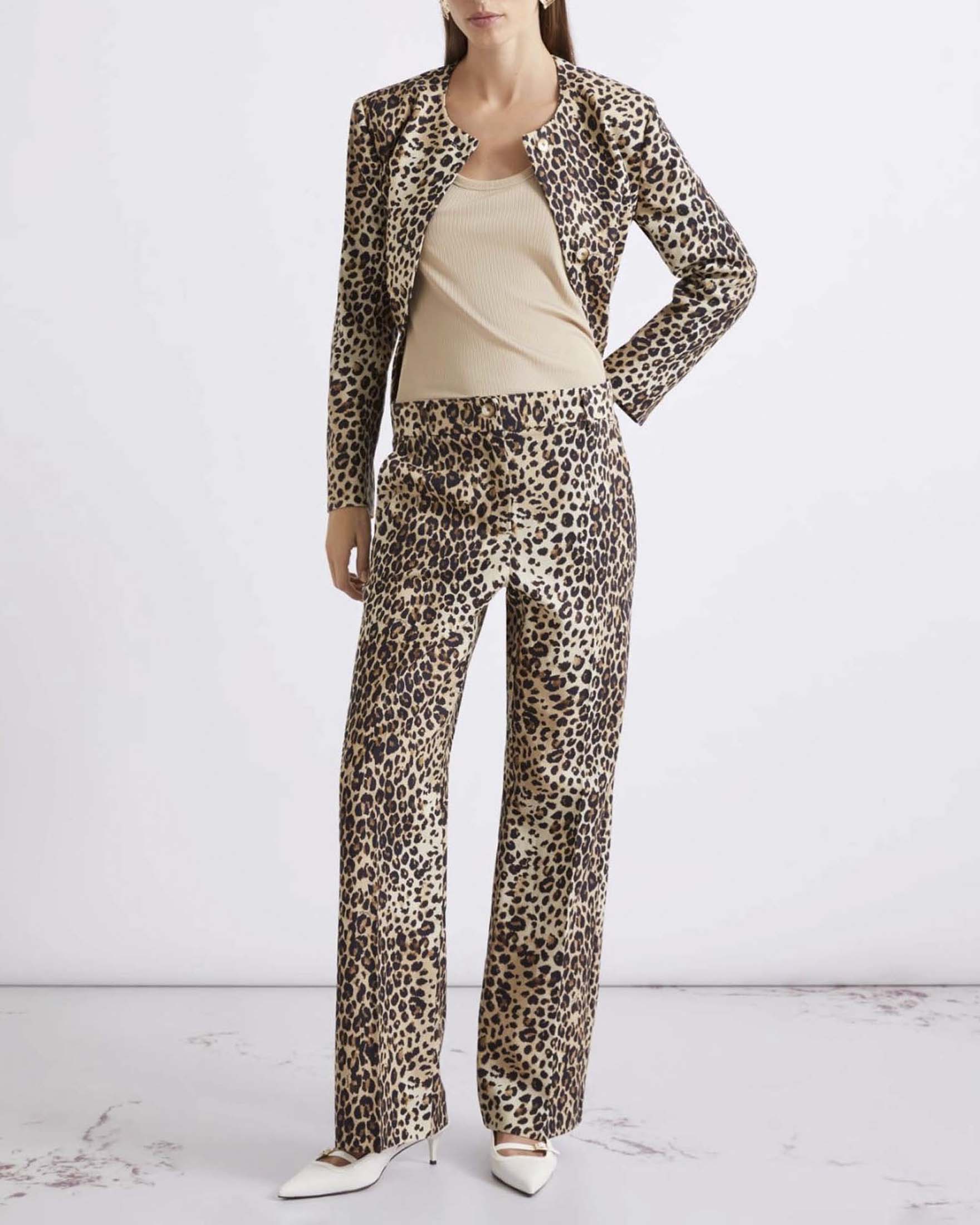 Pantaloni con stampa animalier Marella Sport in misto lino e cotone image