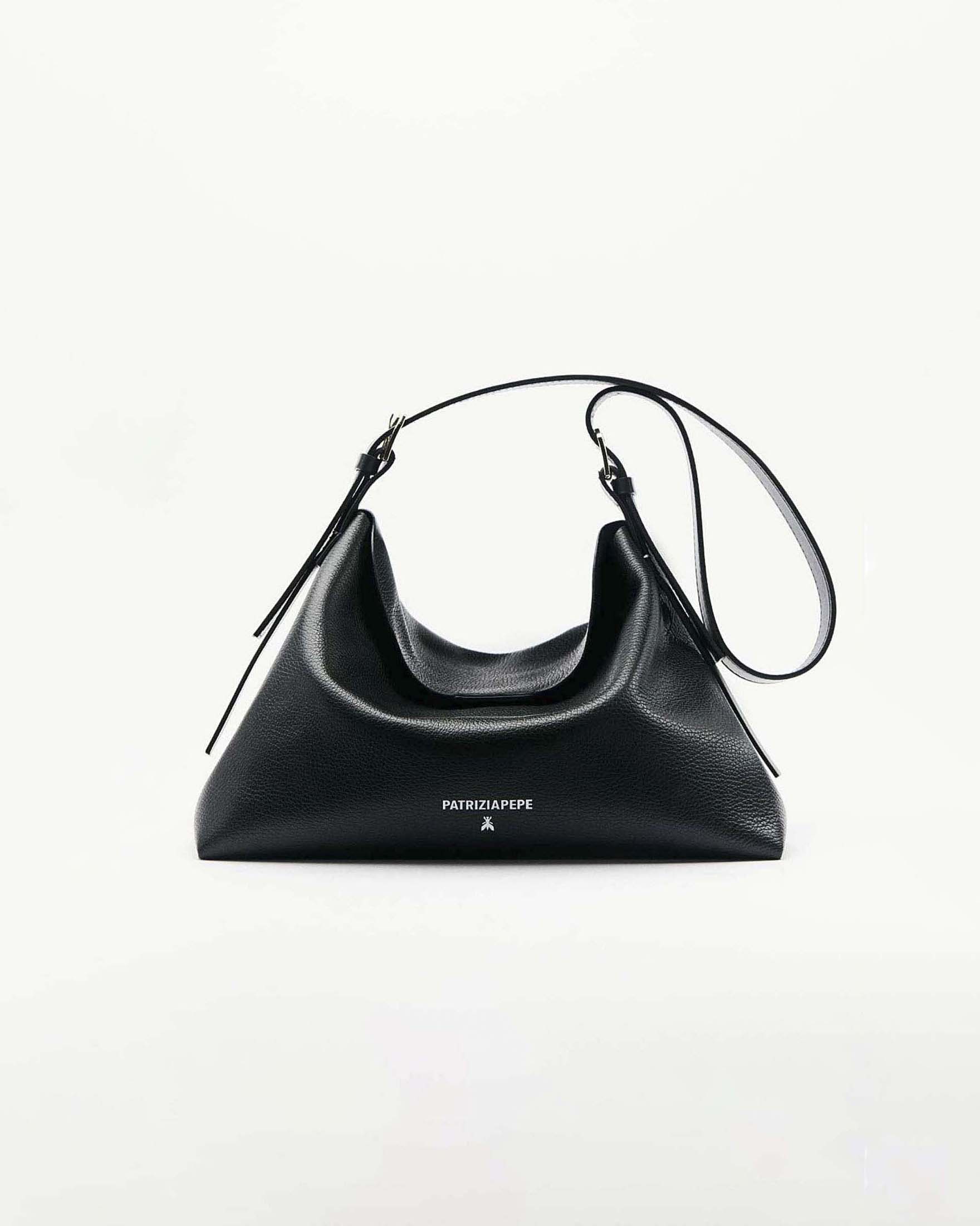 Borsa a sacca nera linea Never Complete in pelle martellata con tracolla regolabile