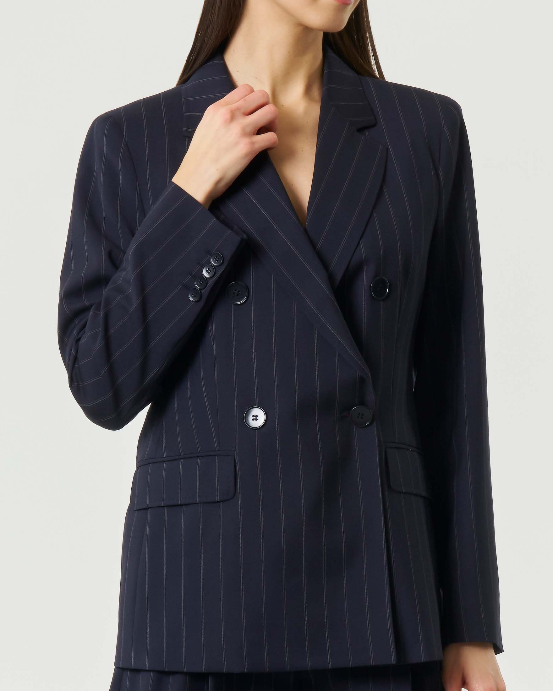 Blazer doppiopetto blu Max Mara Studio in lana gessata con tasche a filetto con patta image