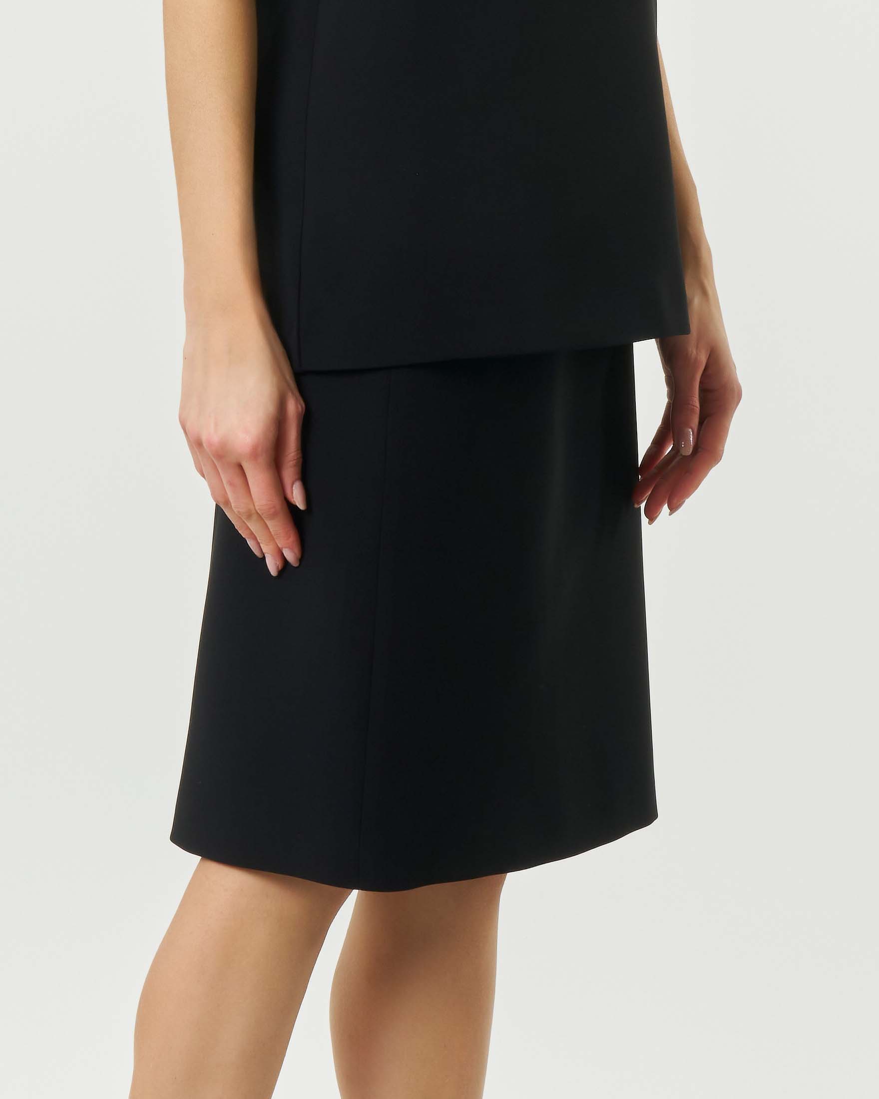 Gonna corta nera Max Mara Studio in cady con pince in vita e zip sul retro image