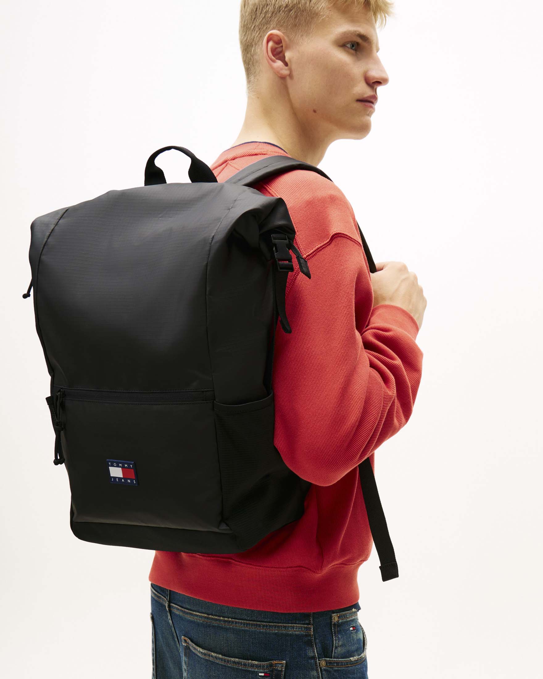 Zaino Tommy Jeans nero in nylon ripstop con logo patch frontale image