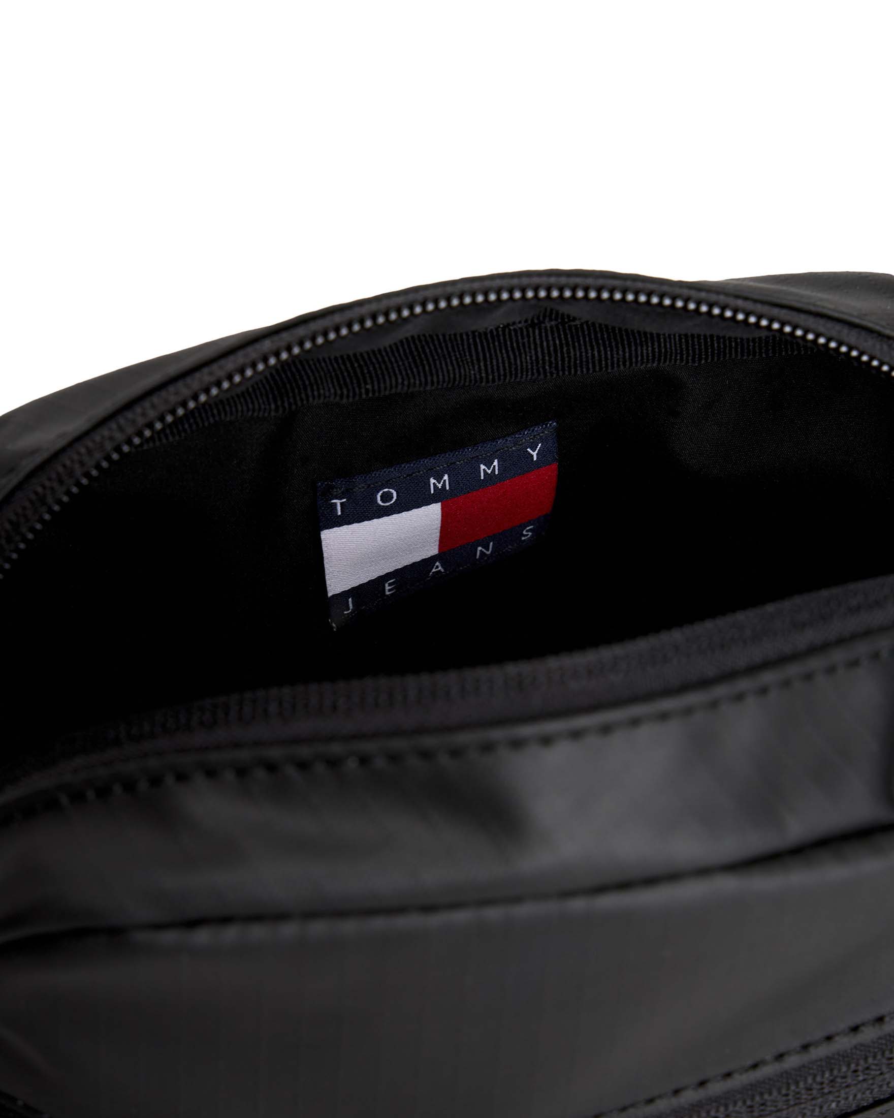 Borsa reporter Tommy Jeans nera in ripstop impermeabile con badge logo image